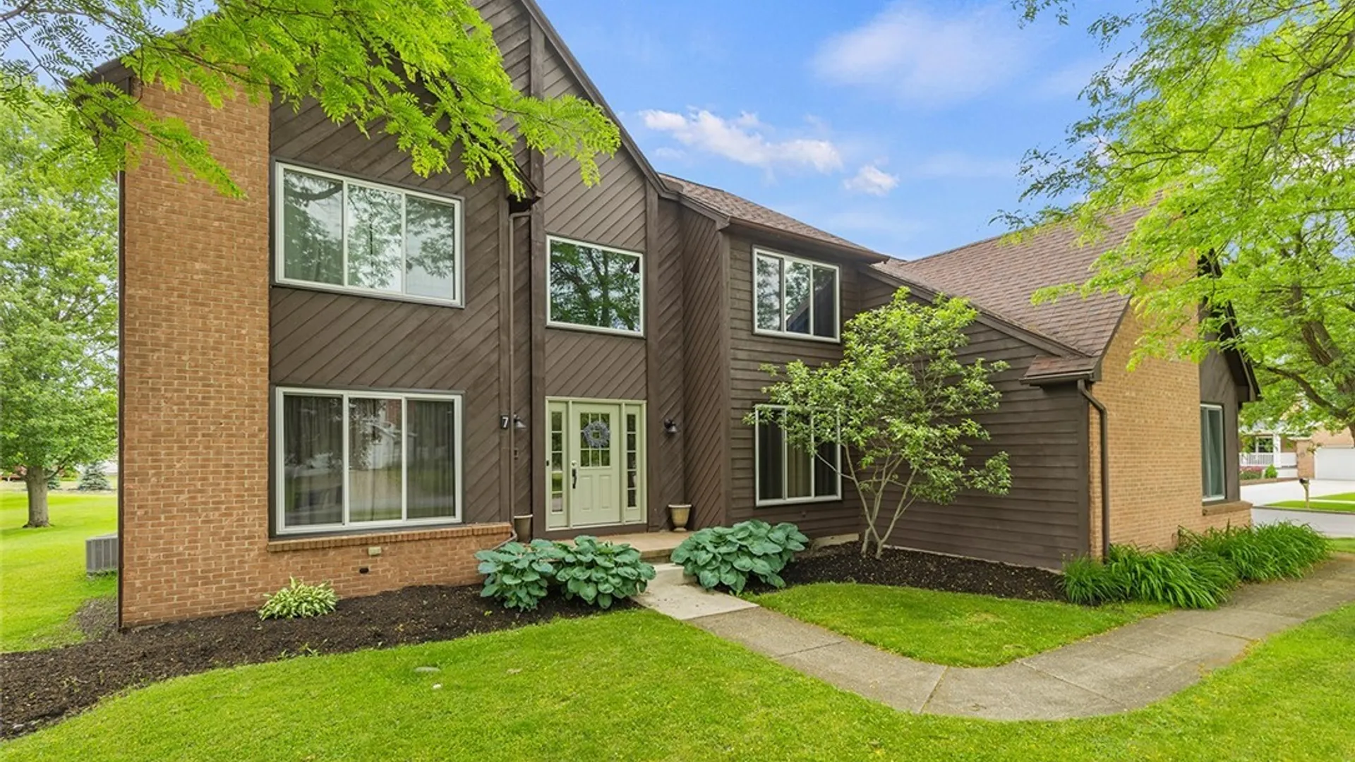 Property at 7 Opal Court, Amherst, NY 14051 2