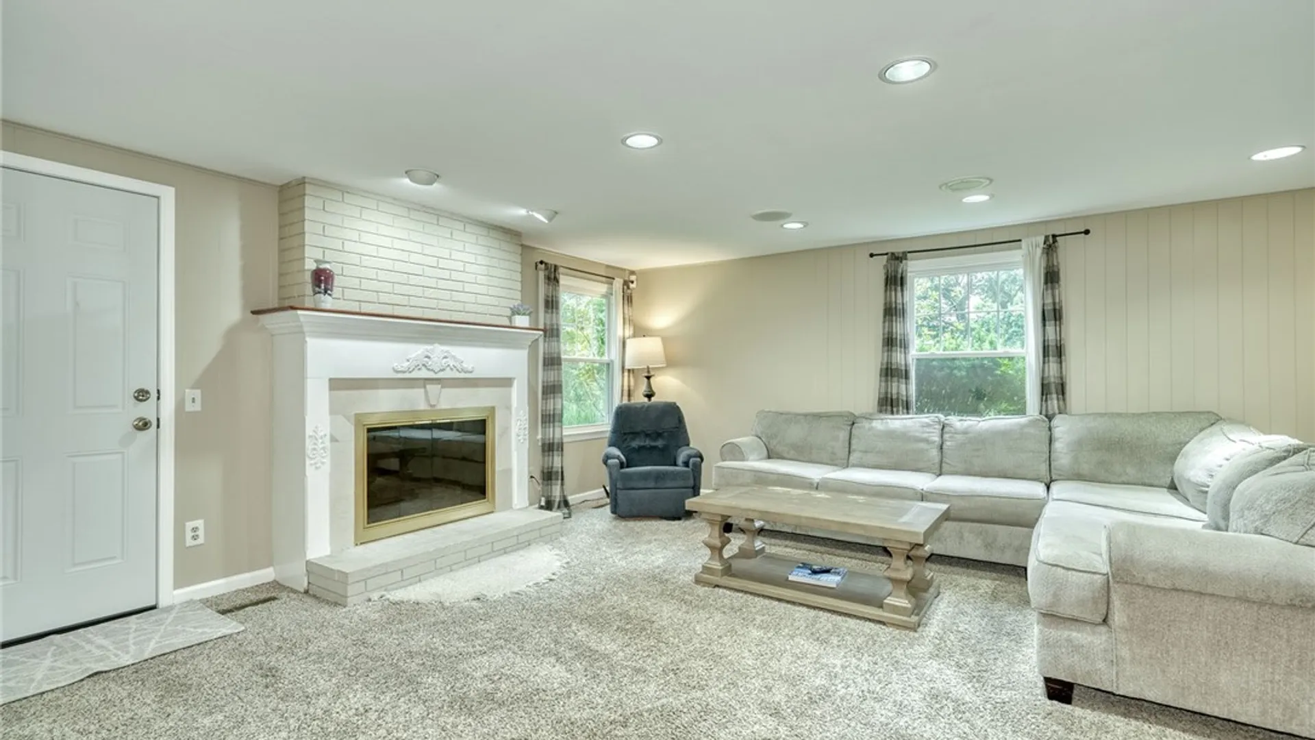 Property at 16 Red Barn Cir Circle, Perinton, NY 14534 17