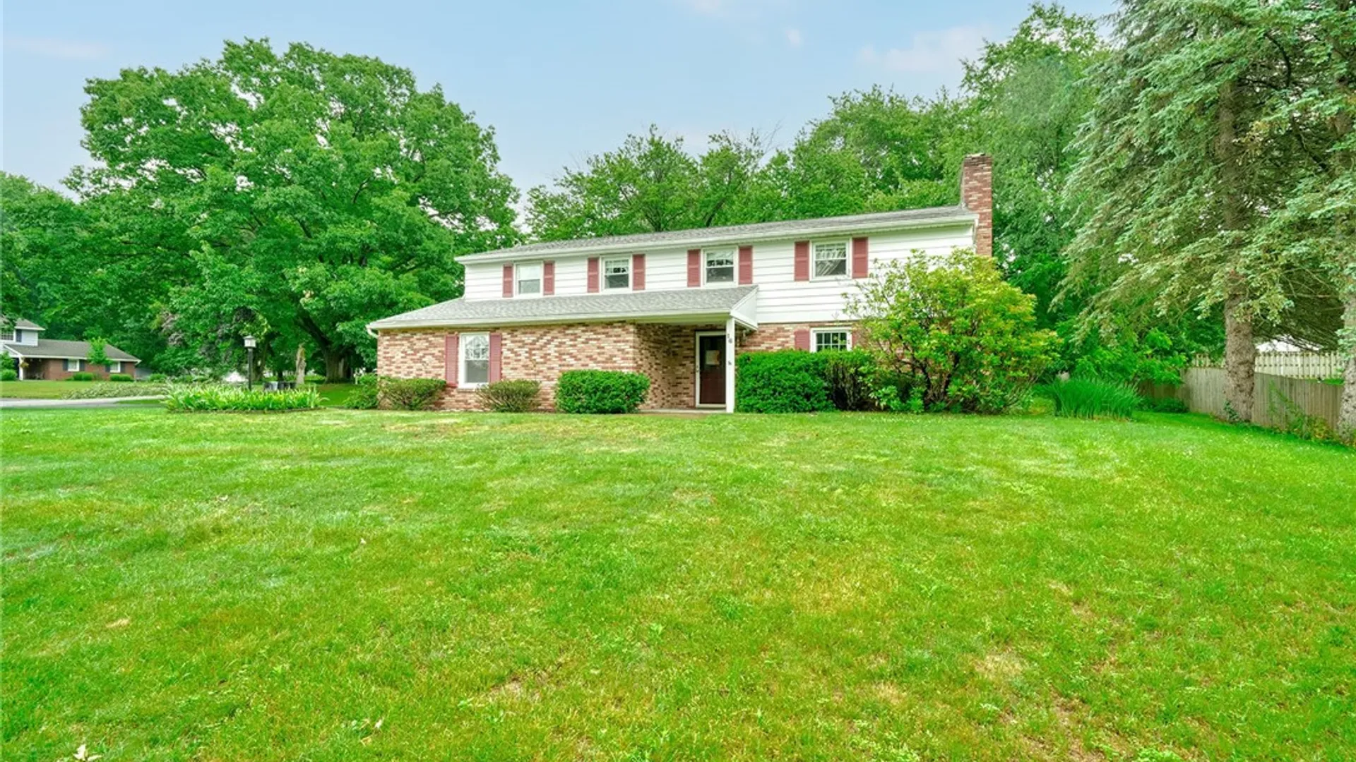 Property at 16 Red Barn Cir Circle, Perinton, NY 14534 2