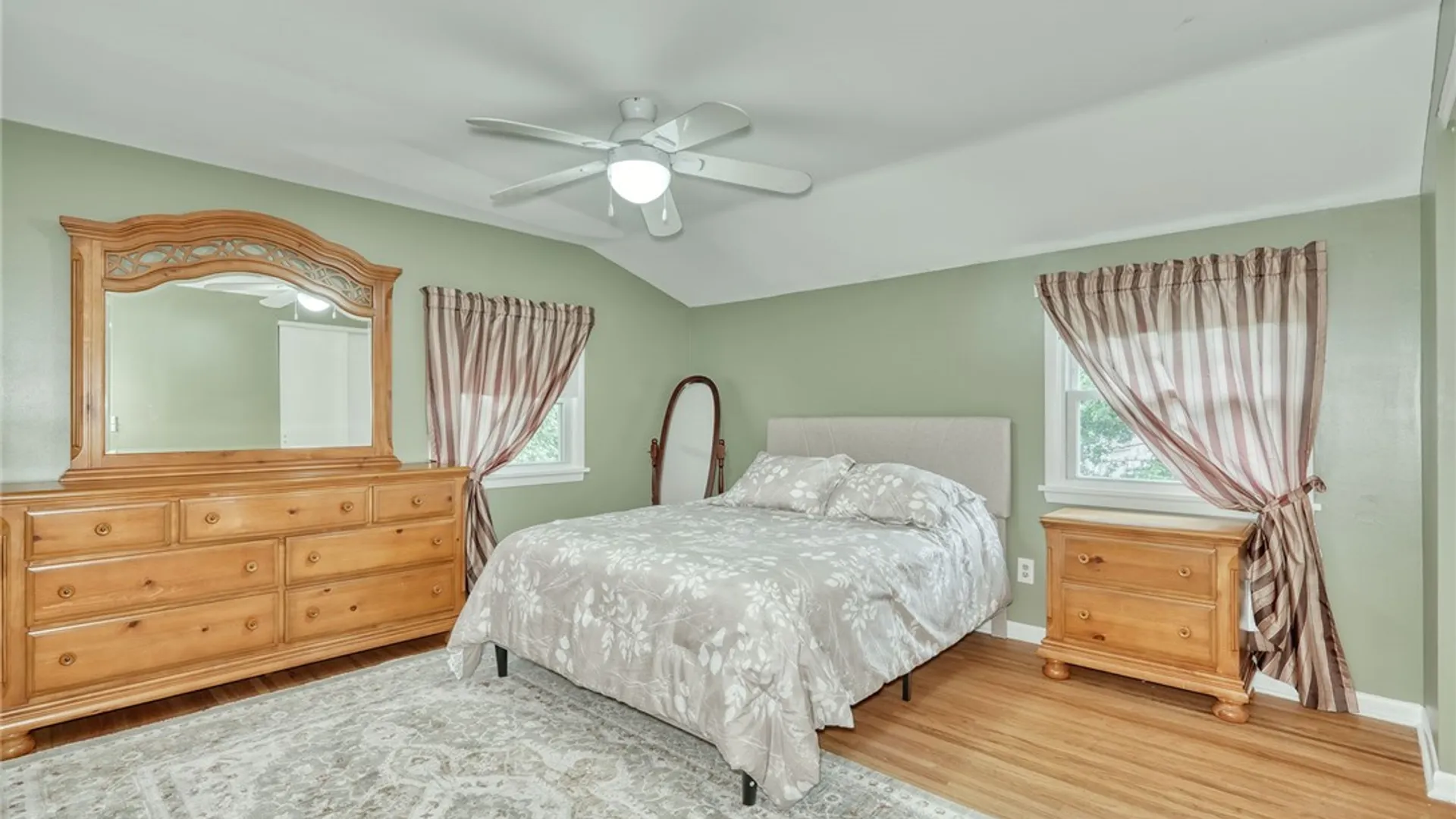 Property at 16 Red Barn Cir Circle, Perinton, NY 14534 21