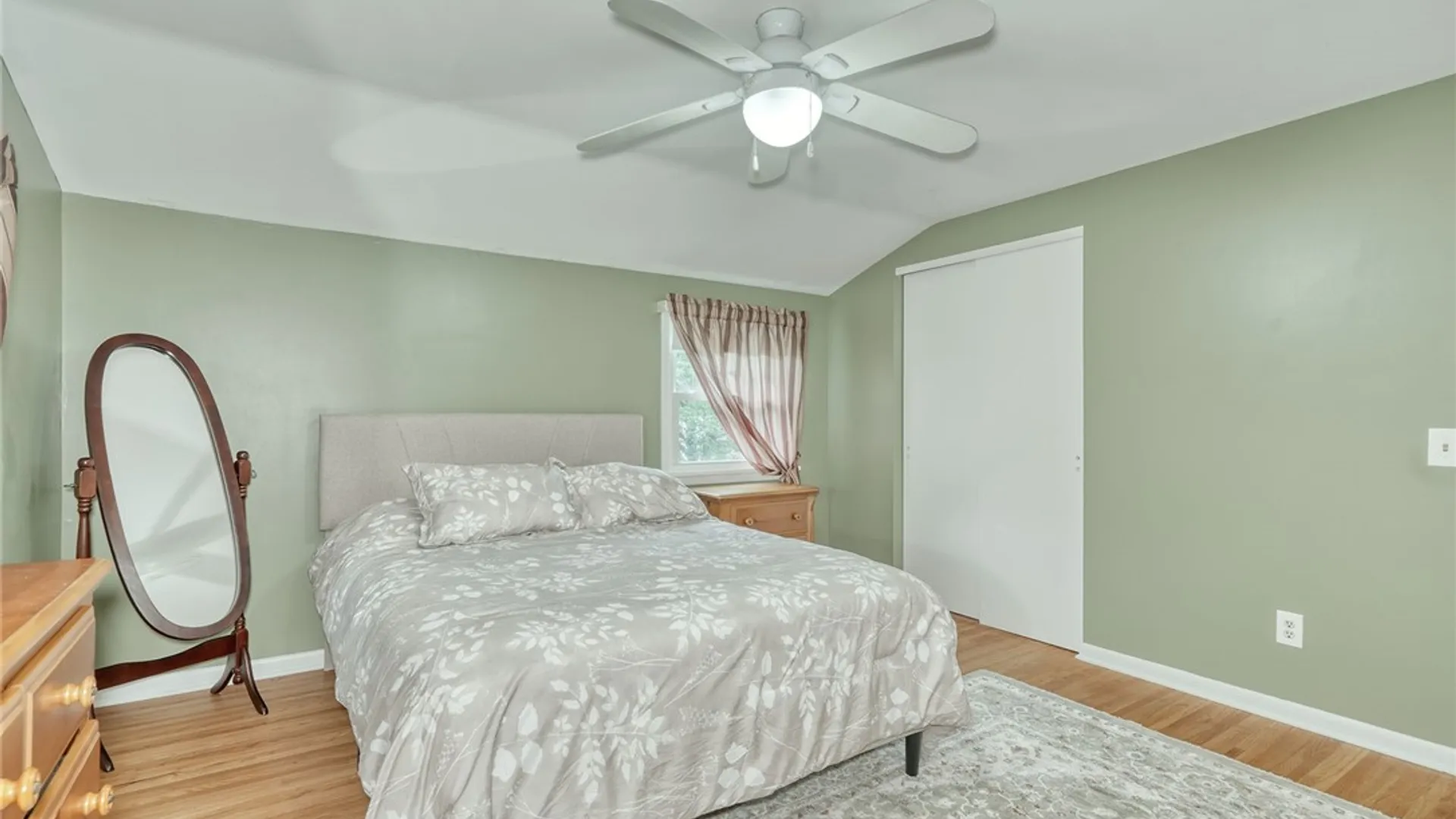 Property at 16 Red Barn Cir Circle, Perinton, NY 14534 22