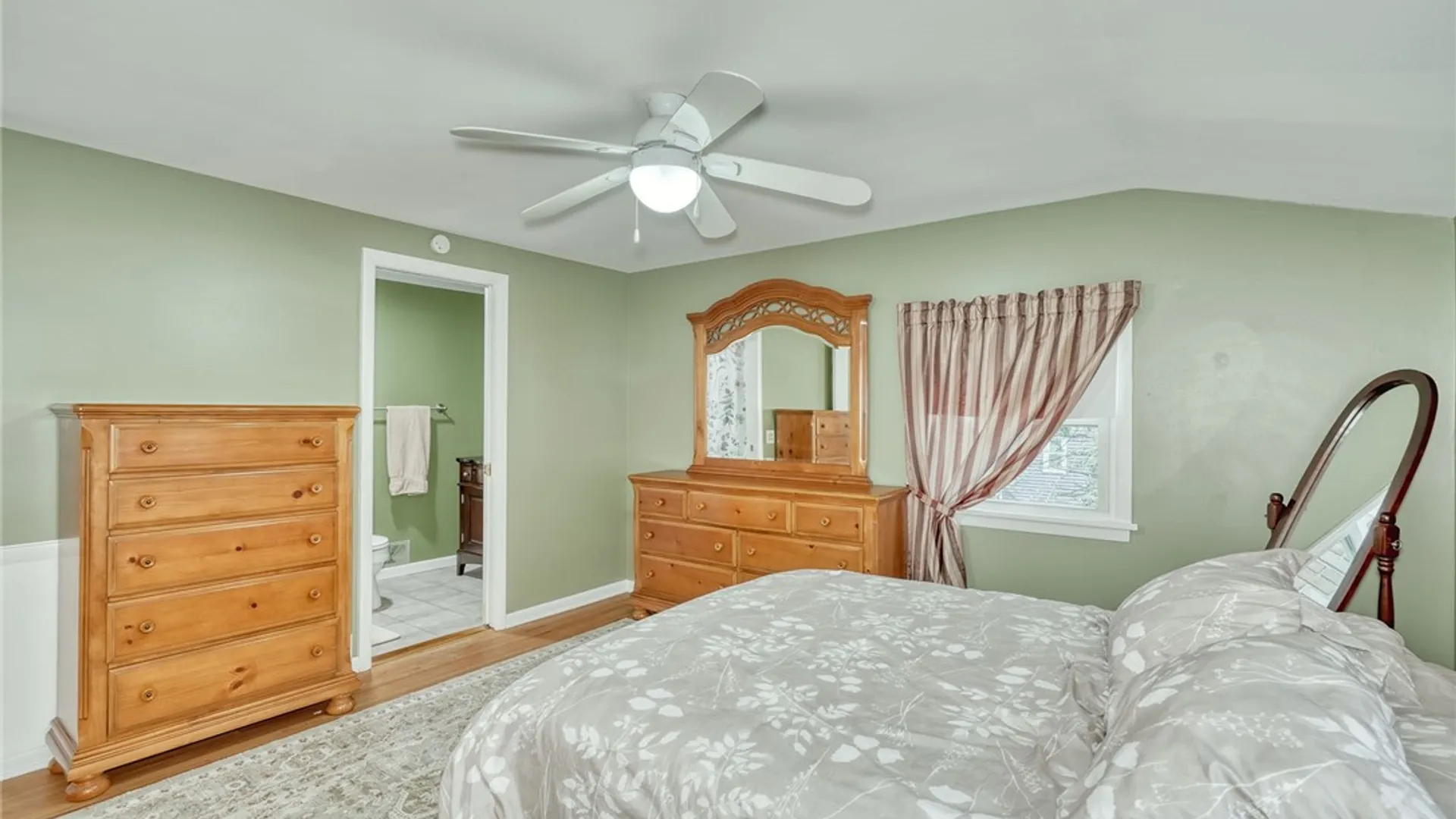 Property at 16 Red Barn Cir Circle, Perinton, NY 14534 23