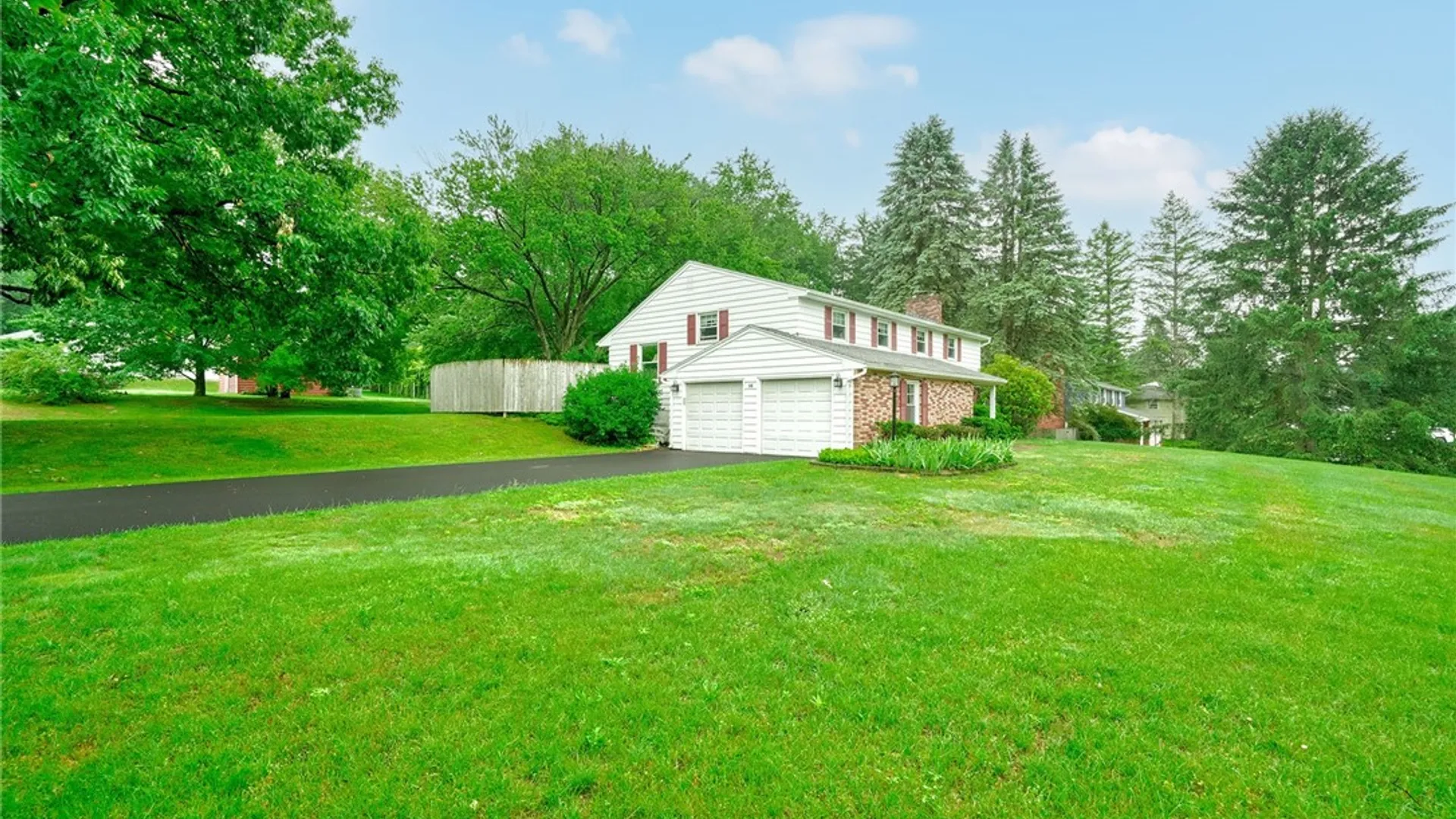 Property at 16 Red Barn Cir Circle, Perinton, NY 14534 3