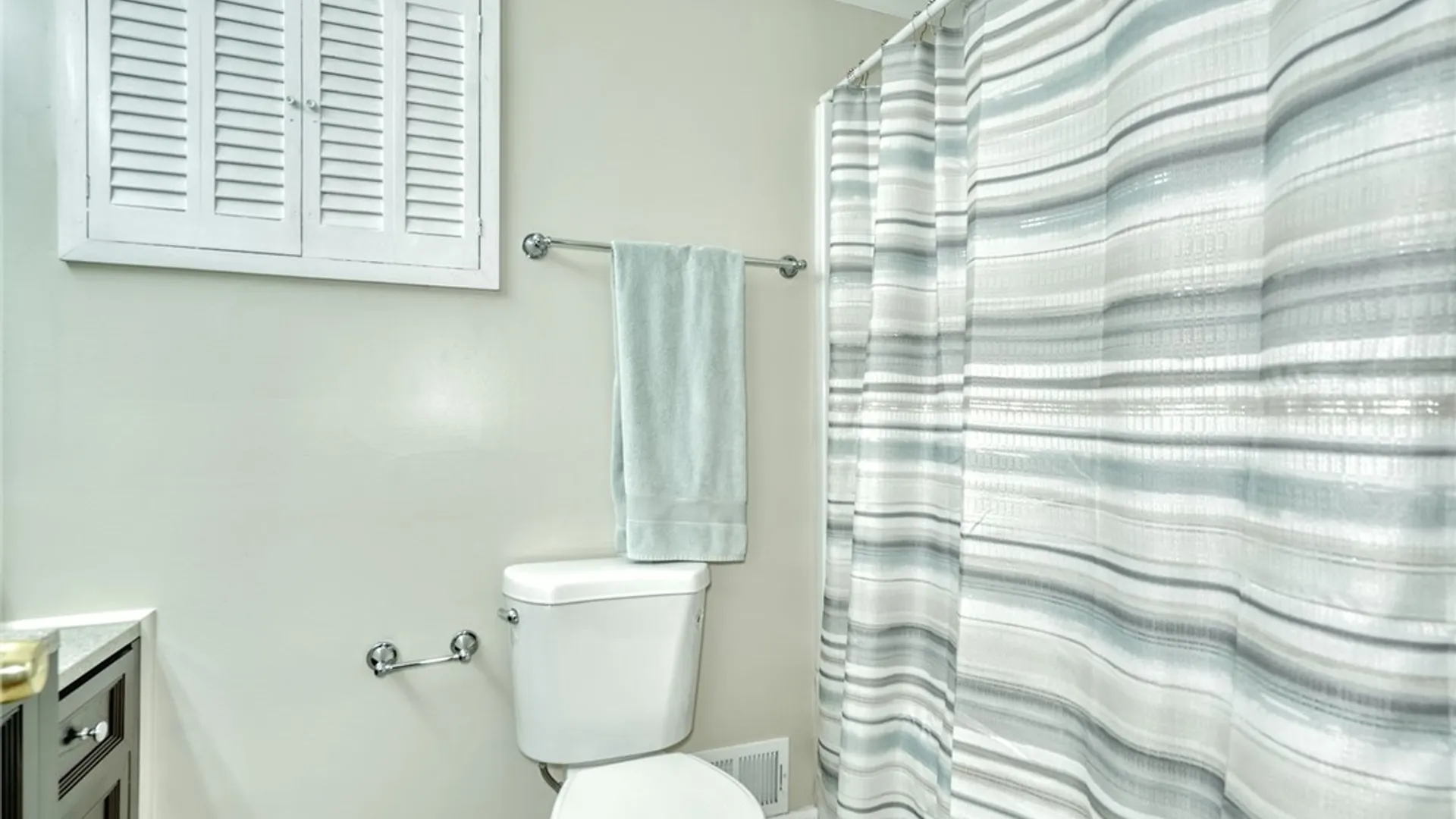 Property at 16 Red Barn Cir Circle, Perinton, NY 14534 31