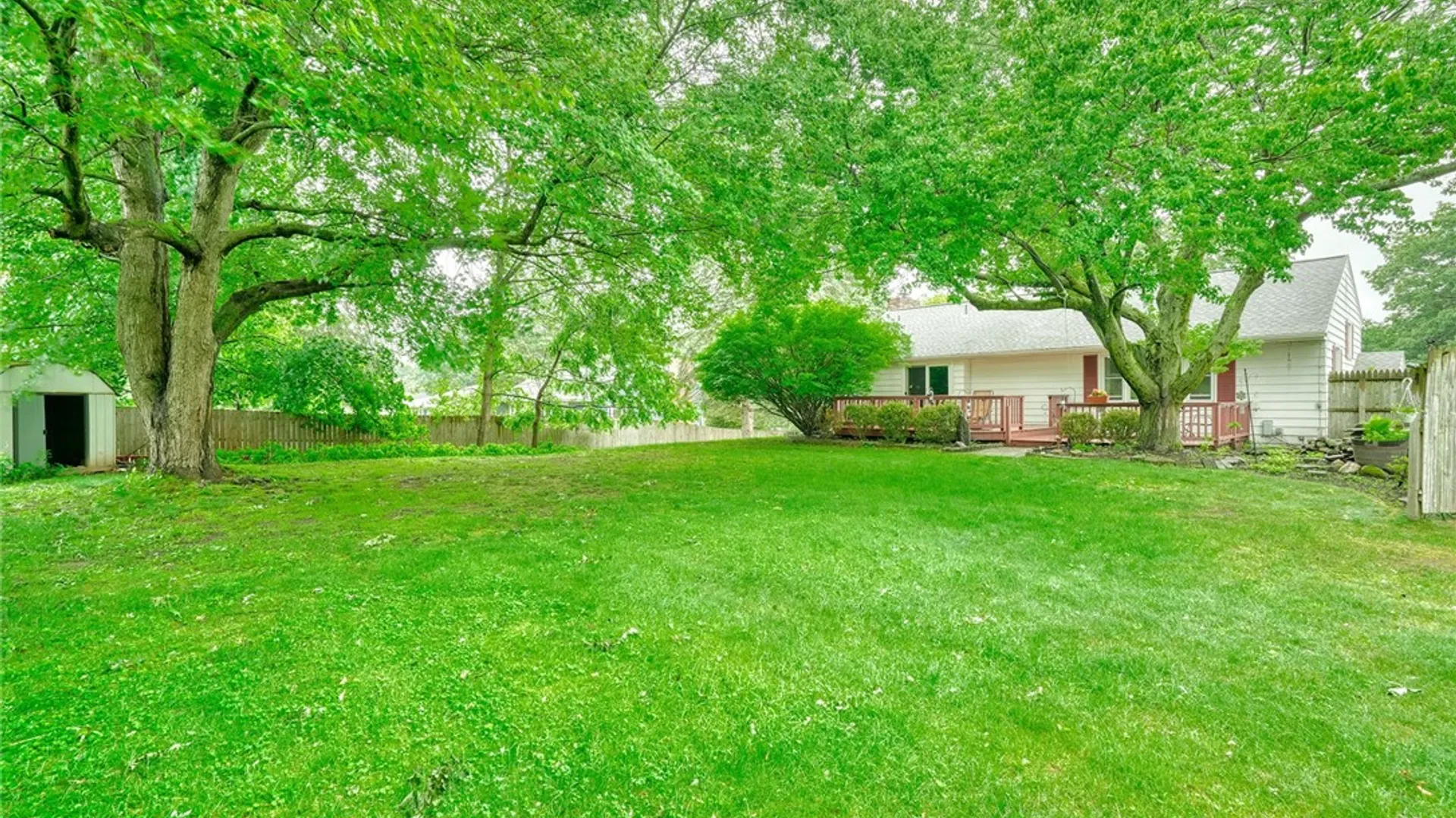 Property at 16 Red Barn Cir Circle, Perinton, NY 14534 44