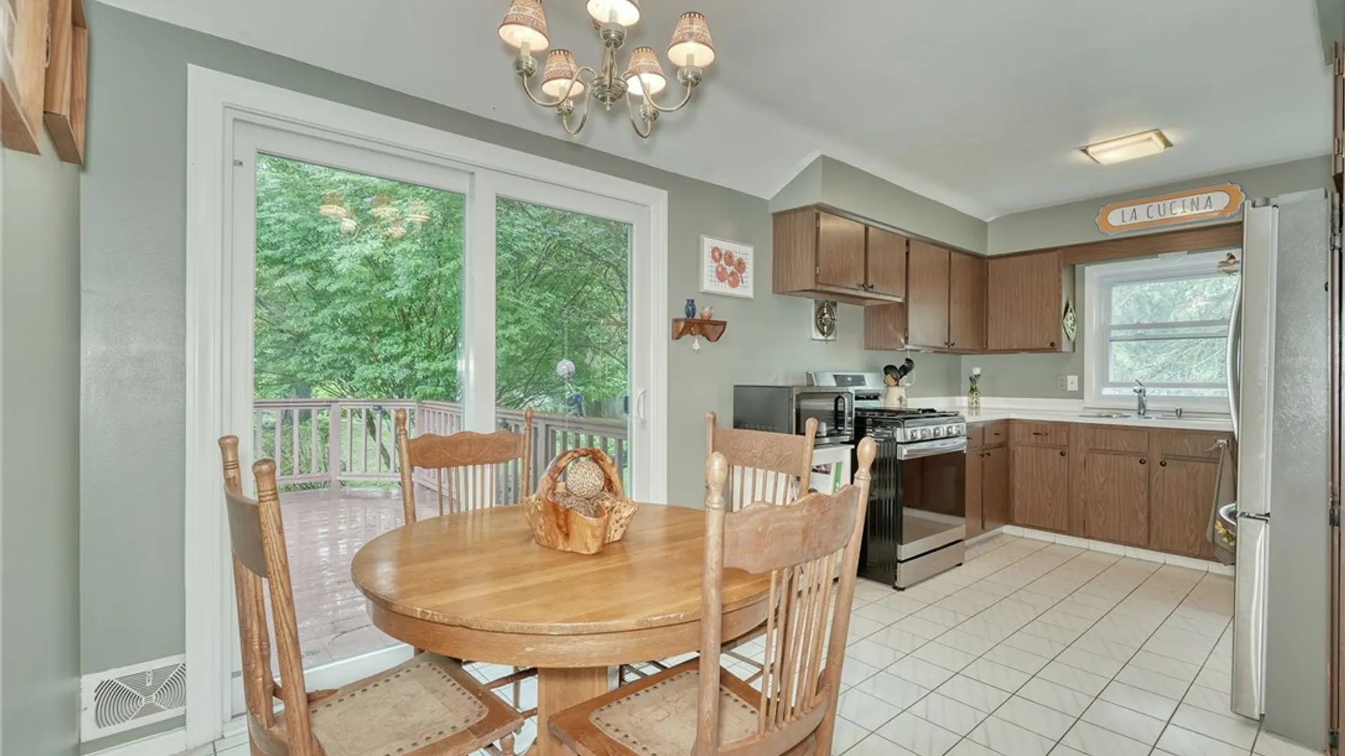 Property at 16 Red Barn Cir Circle, Perinton, NY 14534 5