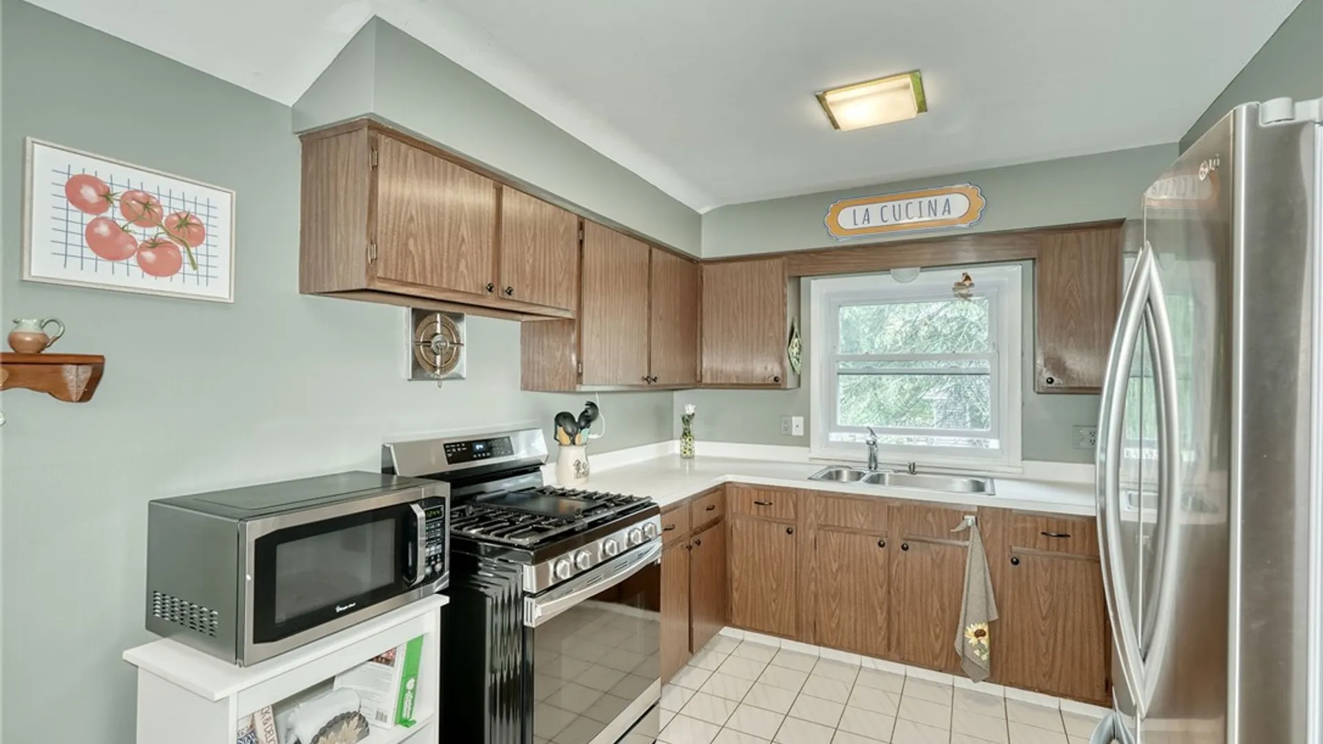 Property at 16 Red Barn Cir Circle, Perinton, NY 14534 7