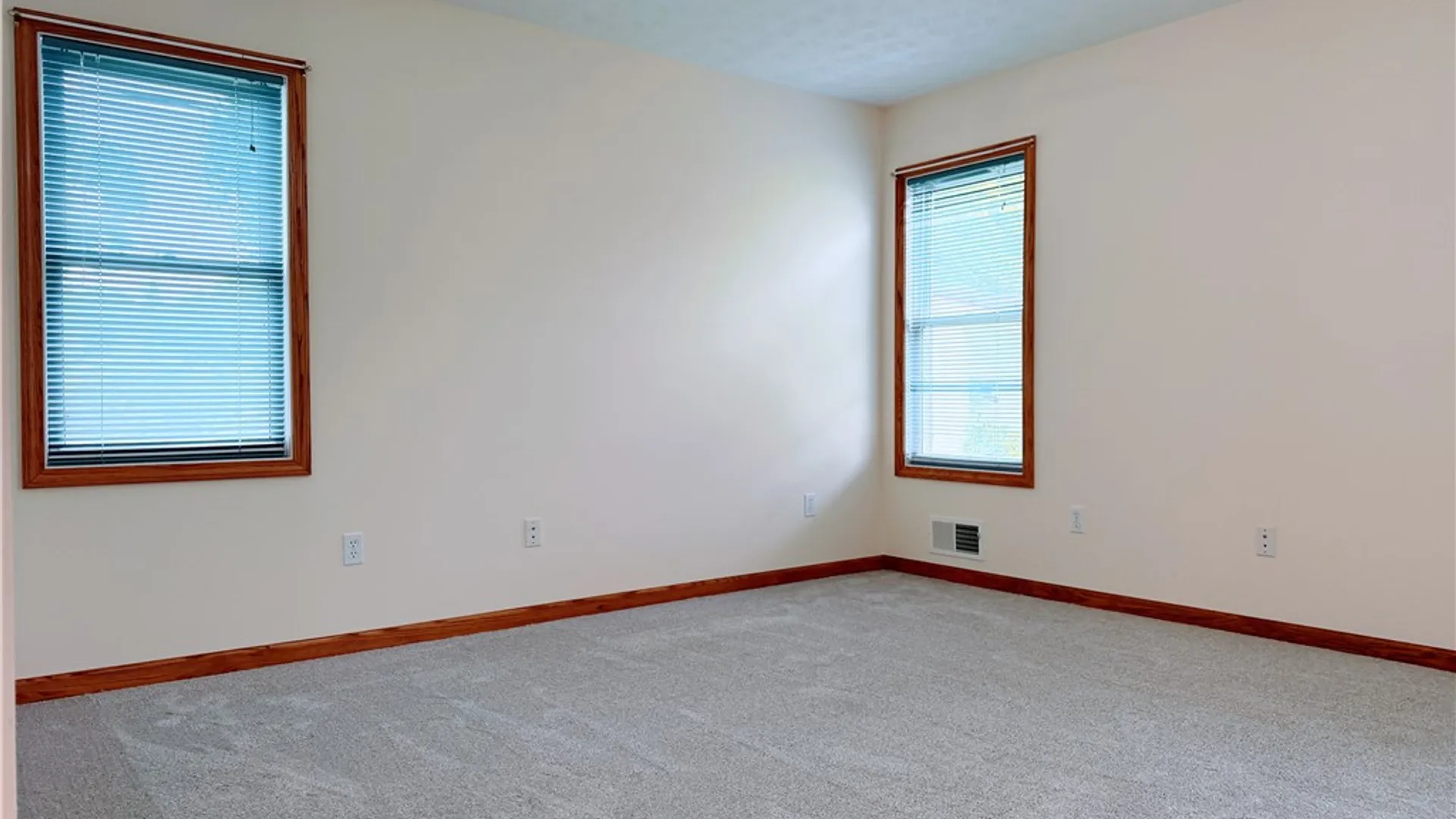 Property at 598 Paul Rd, Chili, NY 14624 15