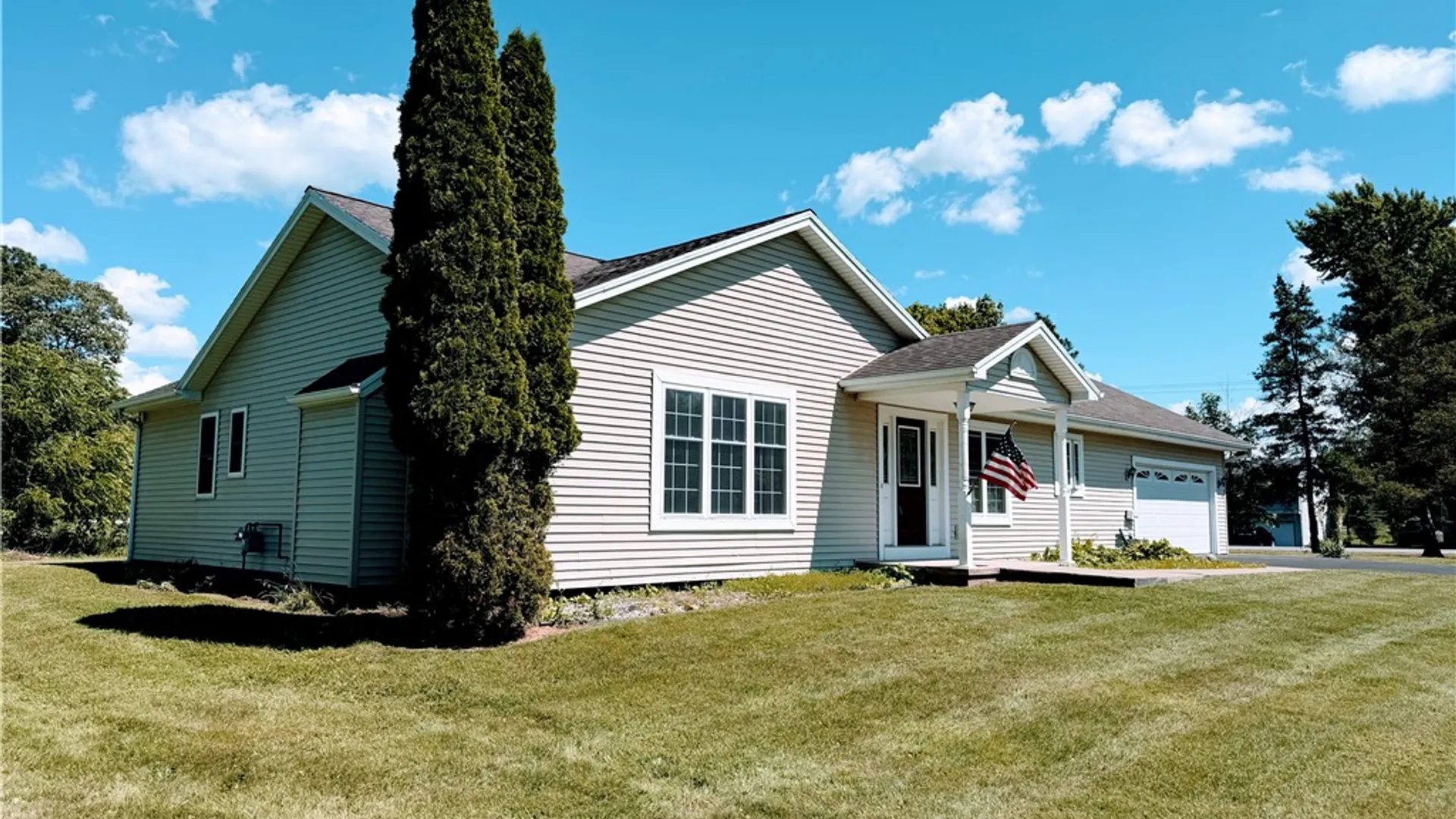 Property at 598 Paul Rd, Chili, NY 14624 3