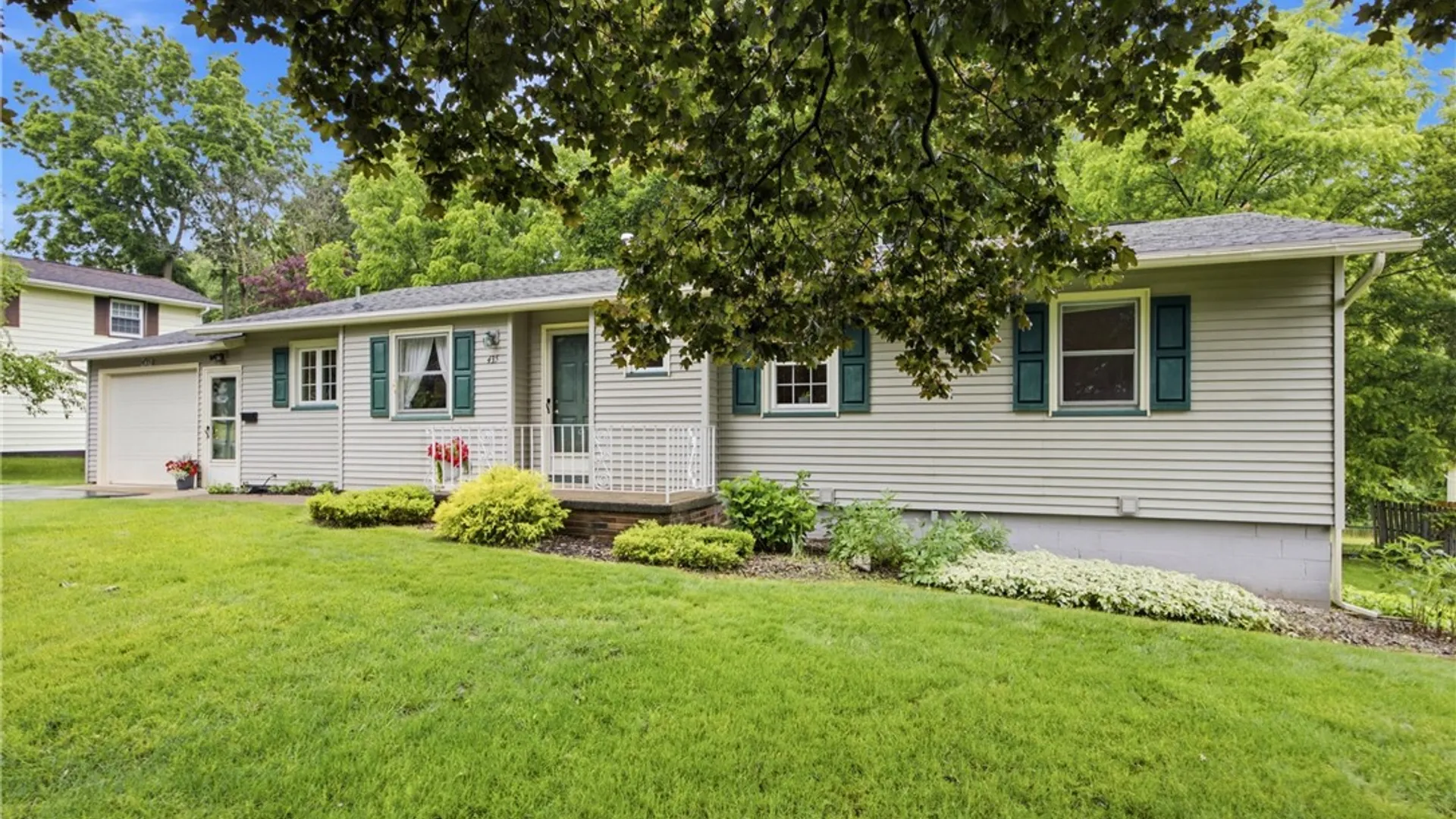 Property at 435 Whipple Lane, Irondequoit, NY 14622 12