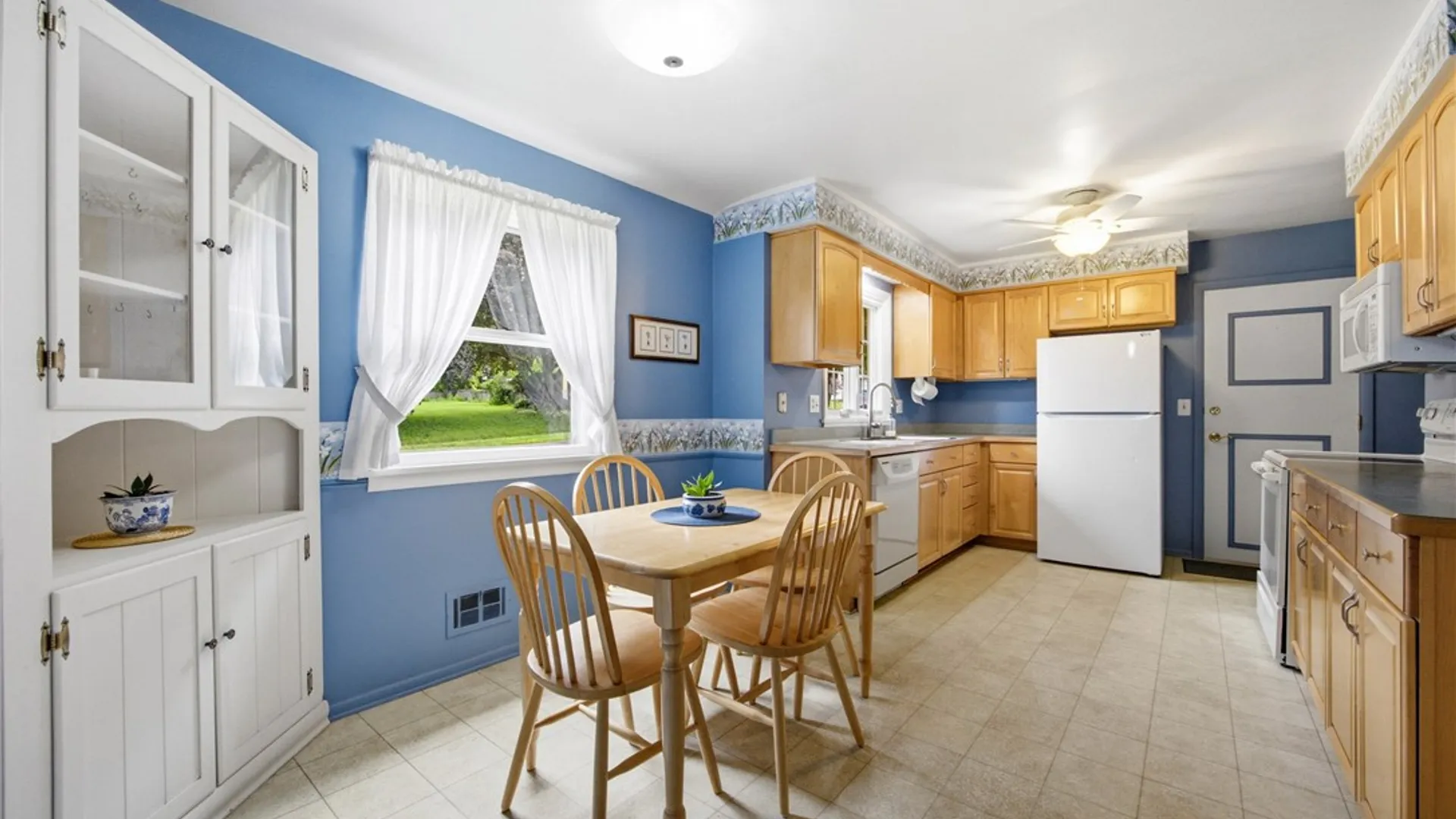 Property at 435 Whipple Lane, Irondequoit, NY 14622 25