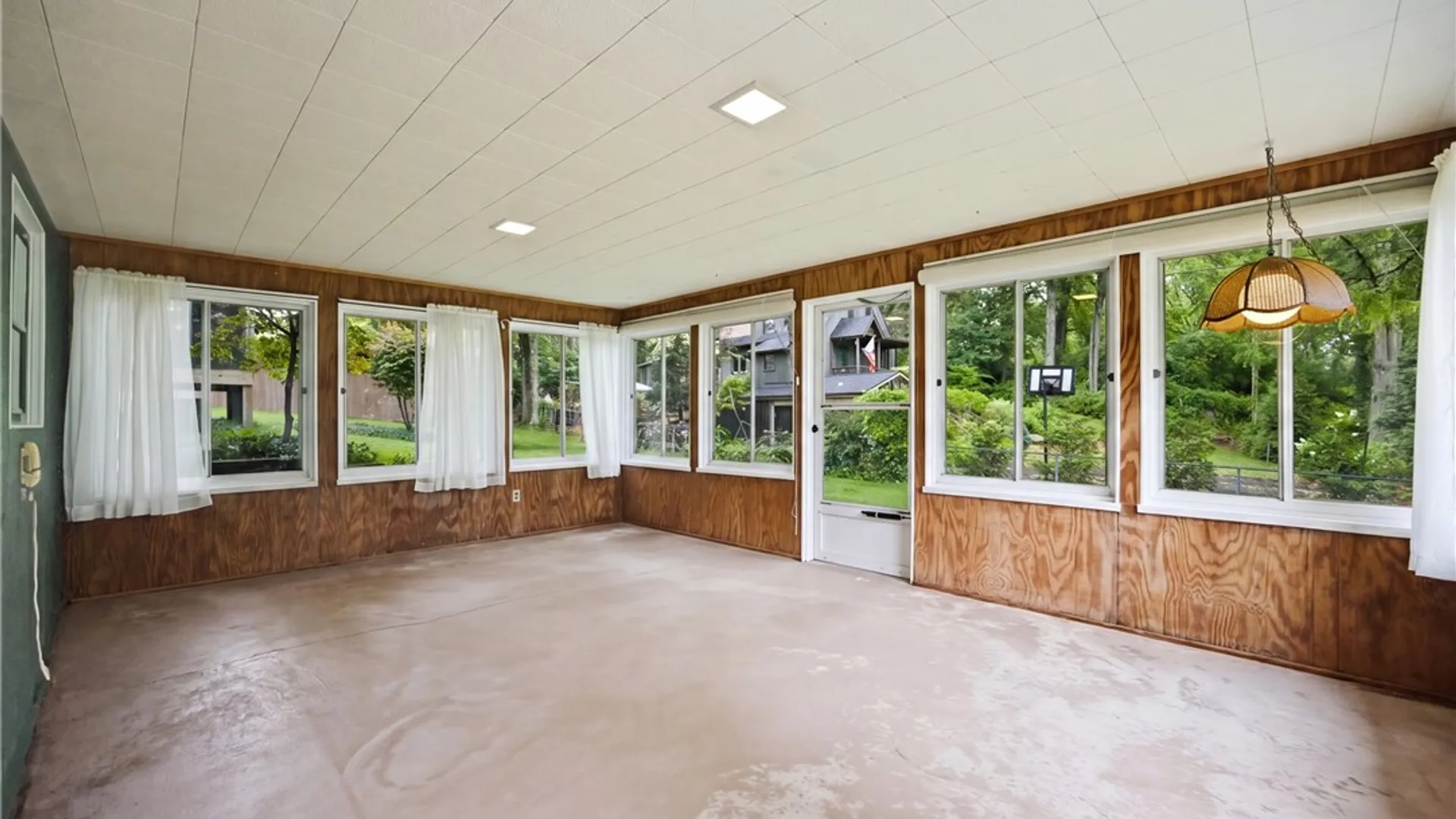 Property at 435 Whipple Lane, Irondequoit, NY 14622 7