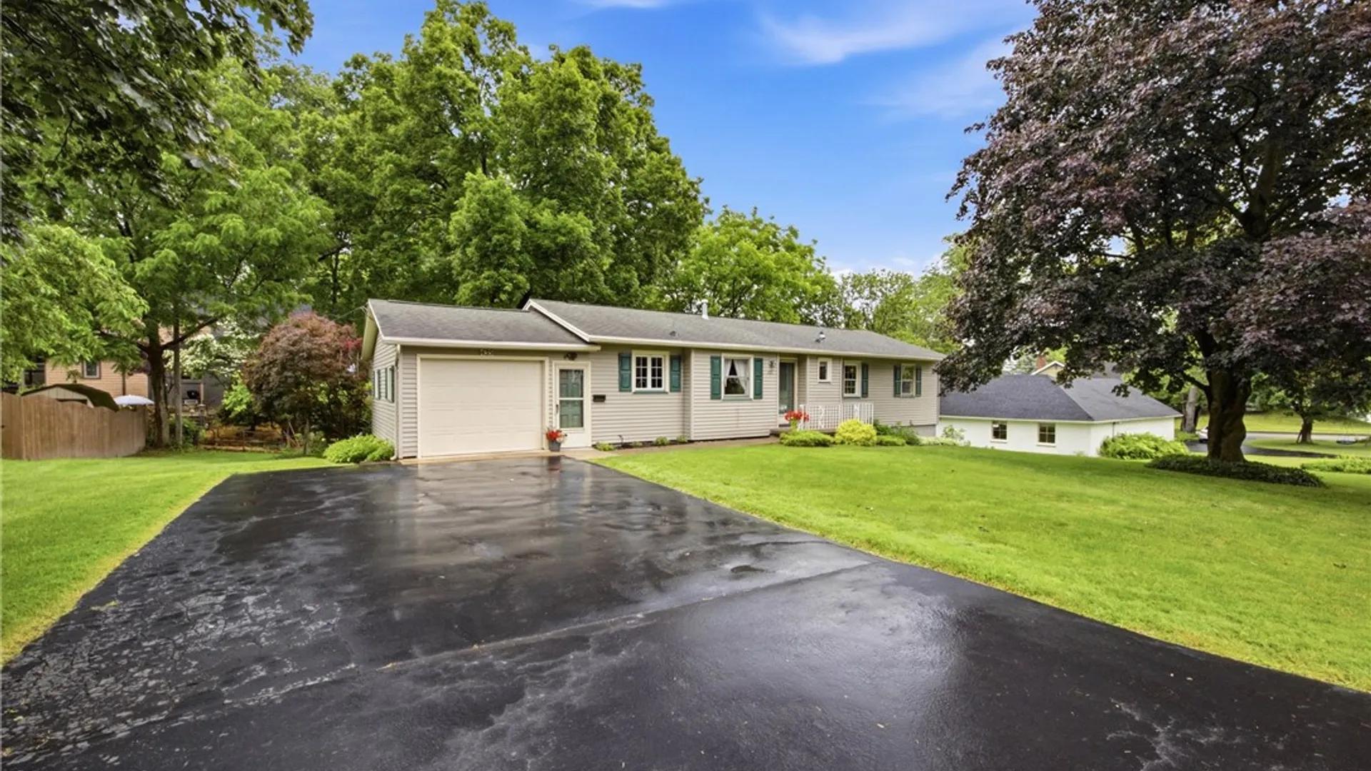 Property at 435 Whipple Lane, Irondequoit, NY 14622 9