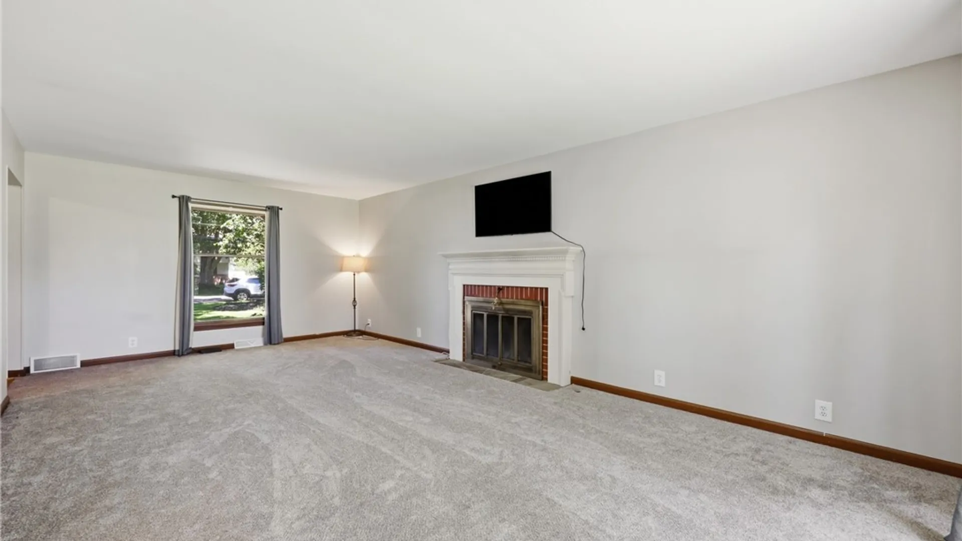 Property at 3605 Bonnie Lane, Hamburg, NY 14075 14