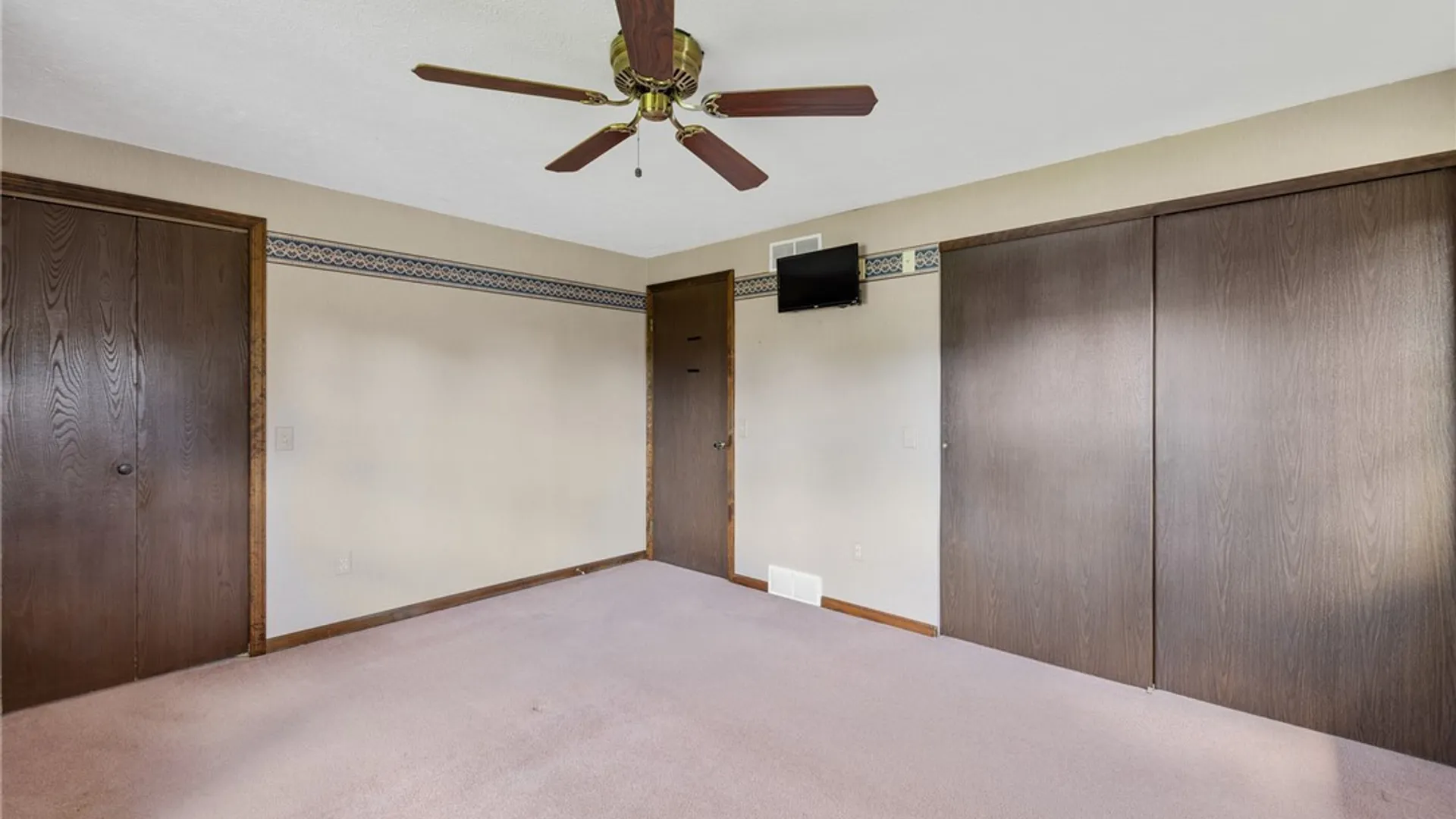 Property at 159 Applegrove Drive, Greece, NY 14612 17