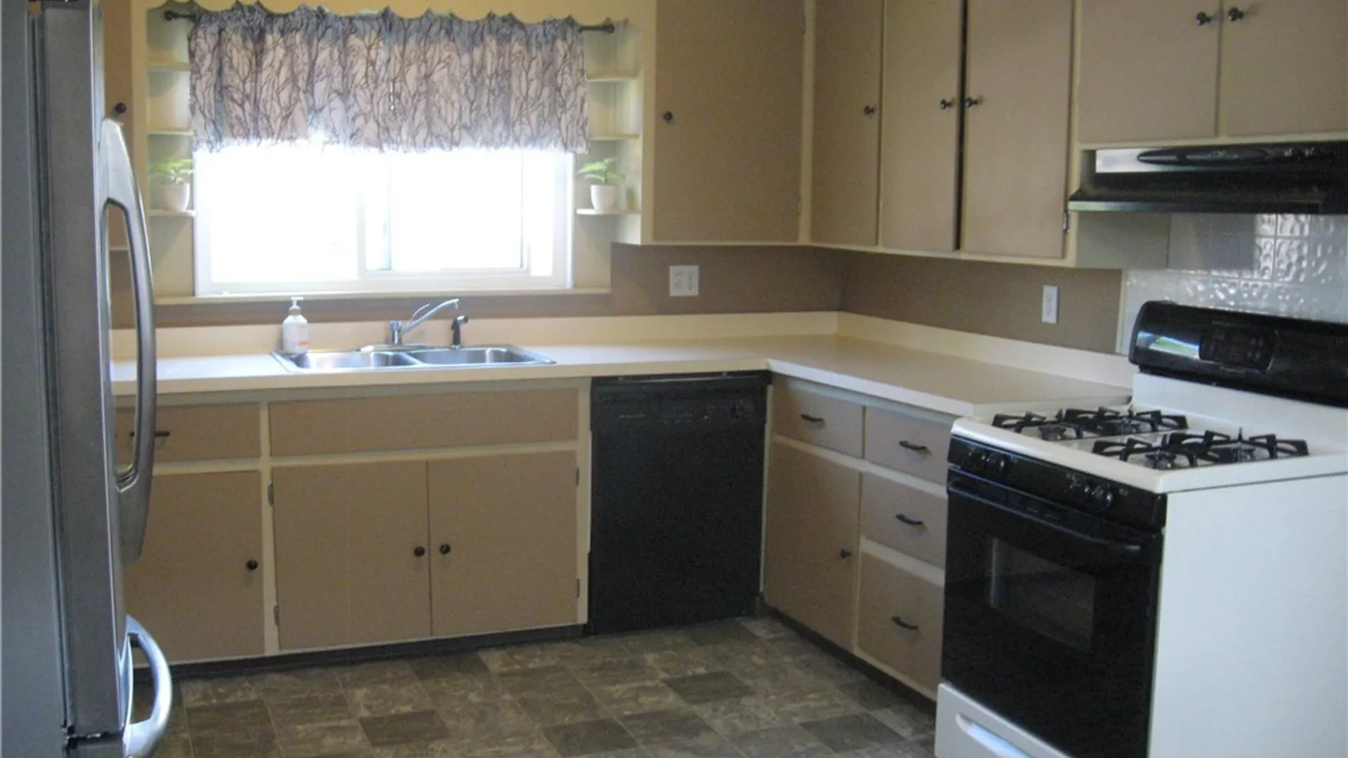 Property at 8 Willow Street, Batavia City, NY 14020 9
