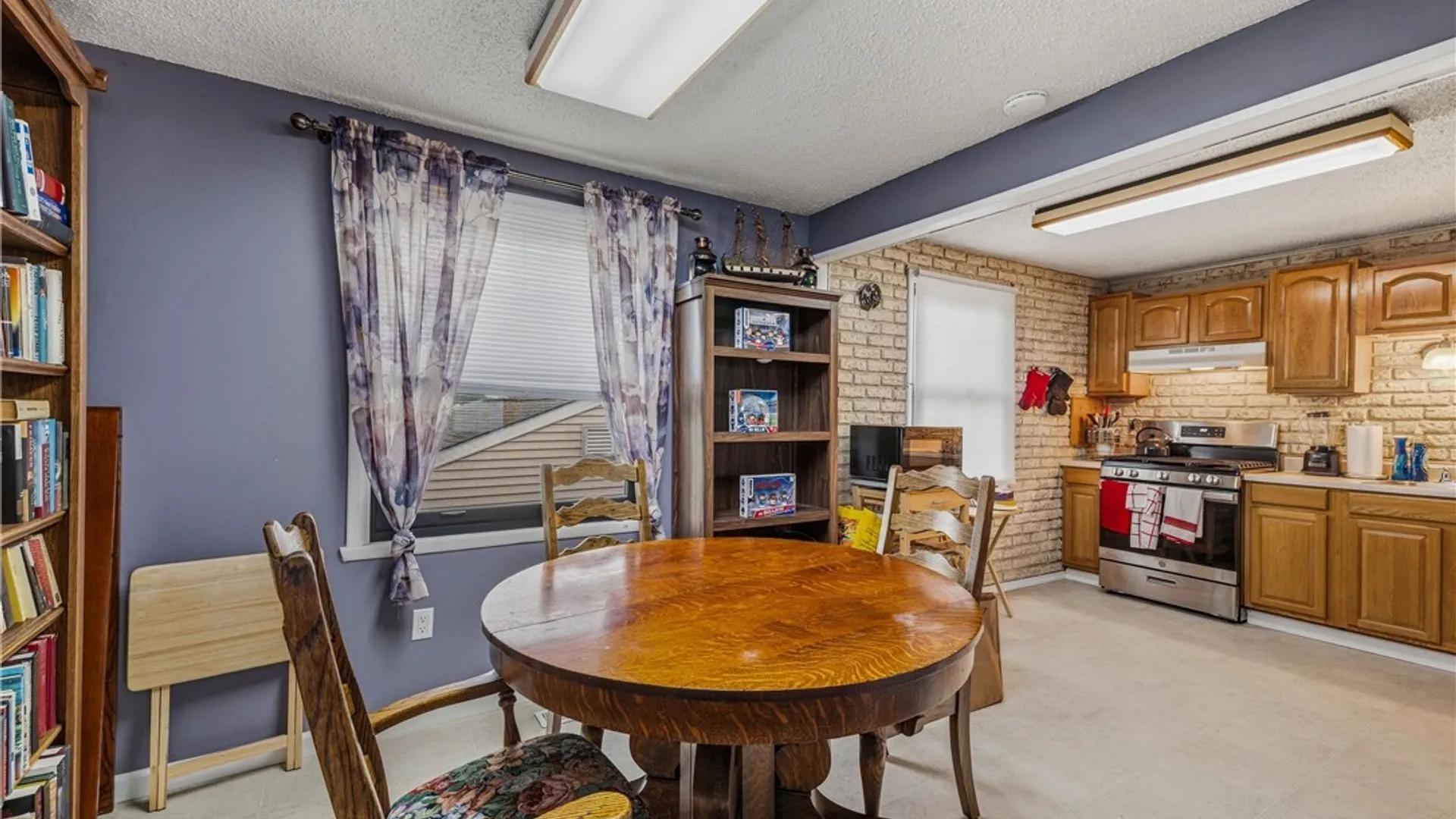 Property at 100 W Bihrwood Drive, West Seneca, NY 14224 10