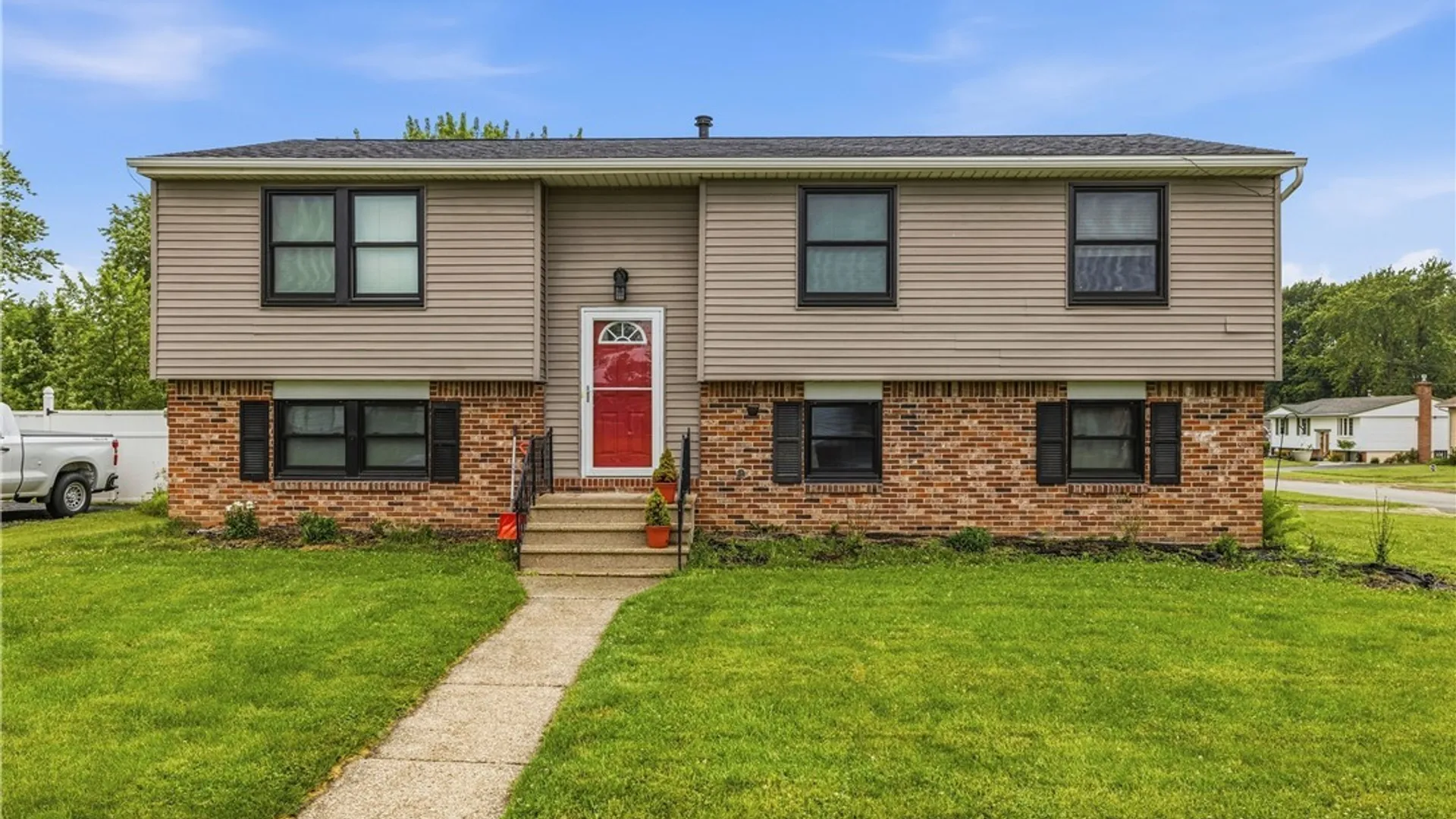 Property at 100 W Bihrwood Drive, West Seneca, NY 14224 2