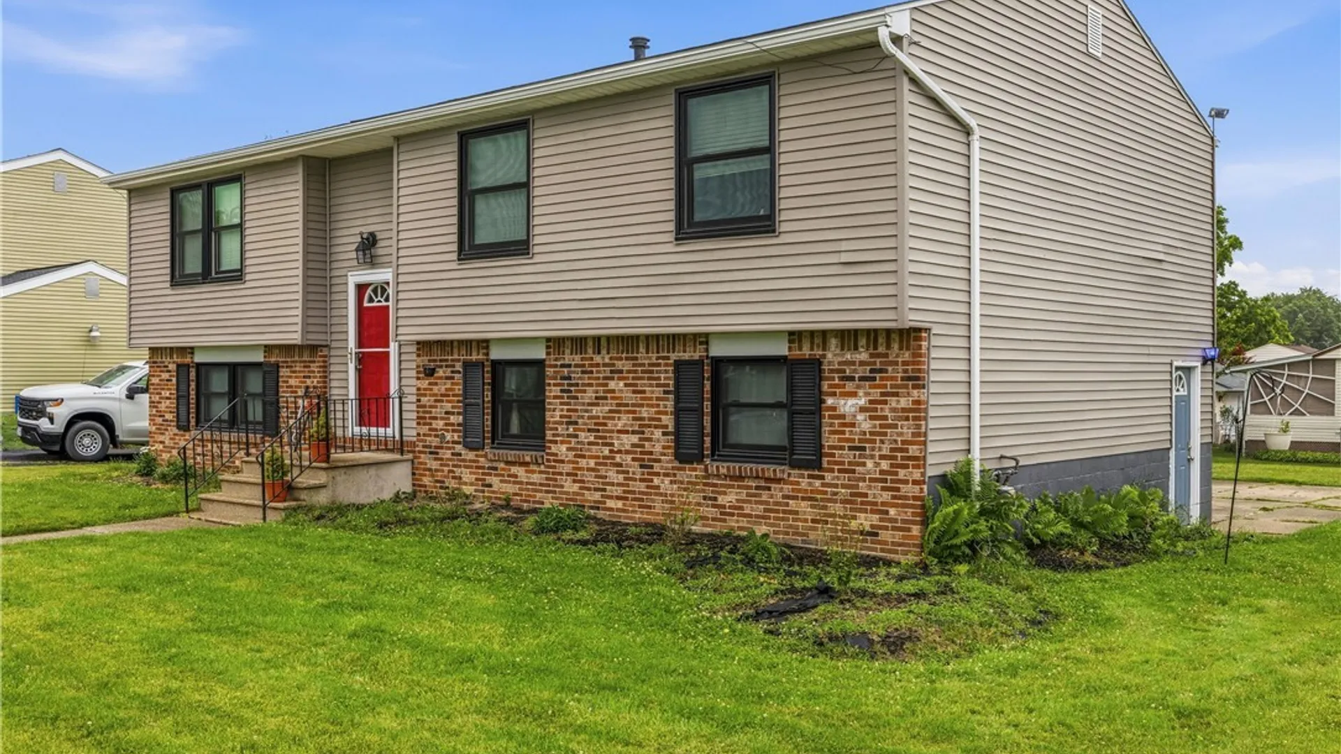 Property at 100 W Bihrwood Drive, West Seneca, NY 14224 3