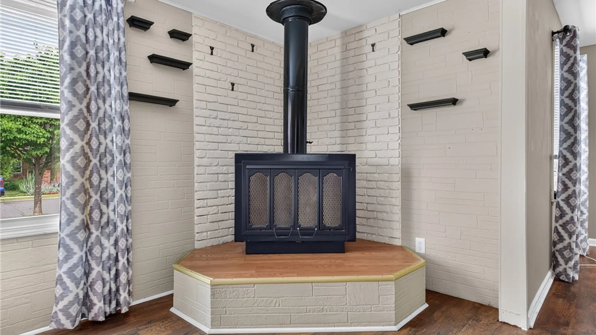 Property at 304 Vicksburg Avenue, Tonawanda, NY 14150 14