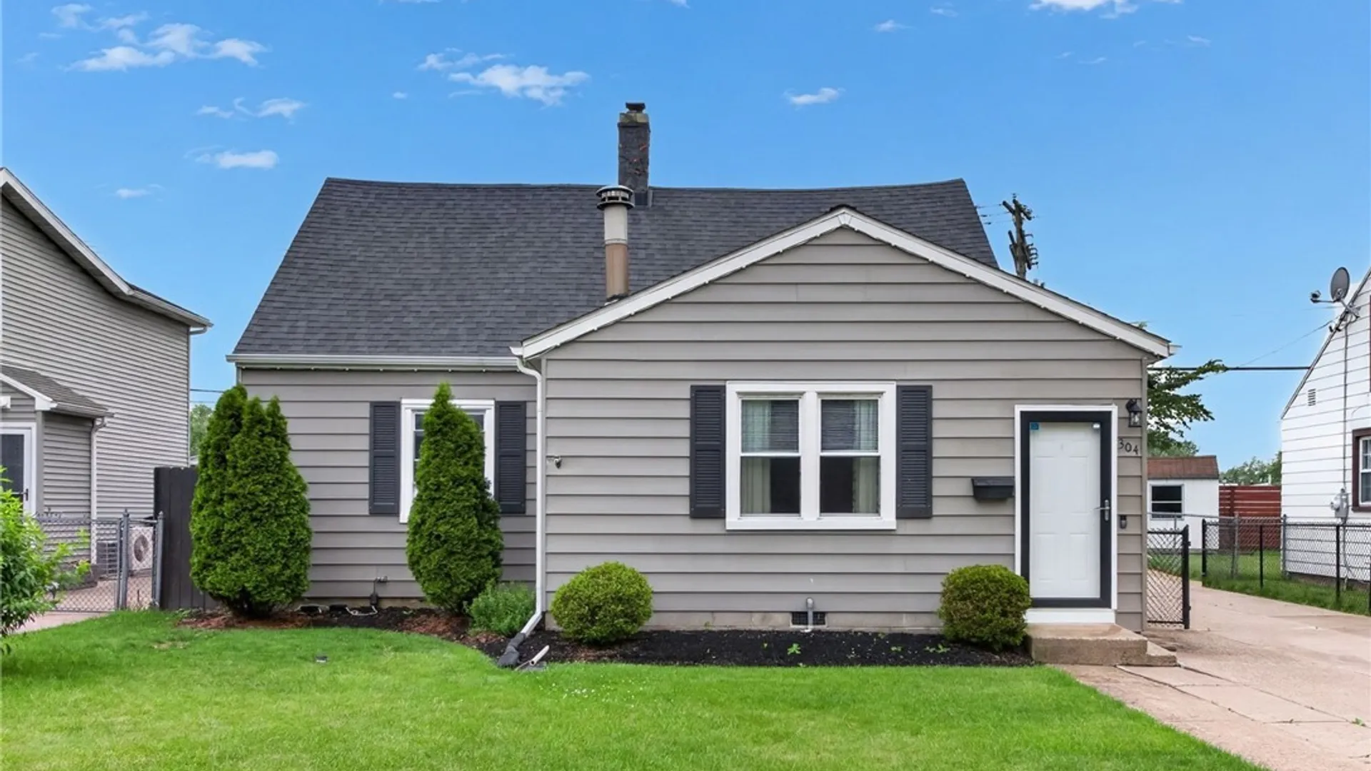 Property at 304 Vicksburg Avenue, Tonawanda, NY 14150 2