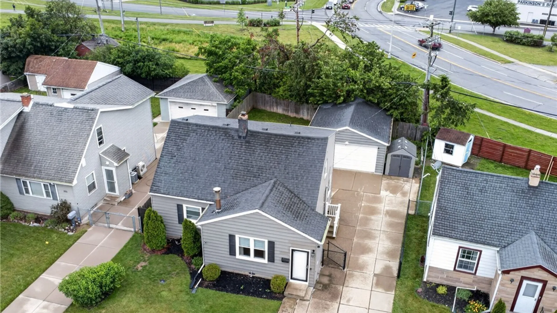 Property at 304 Vicksburg Avenue, Tonawanda, NY 14150 4