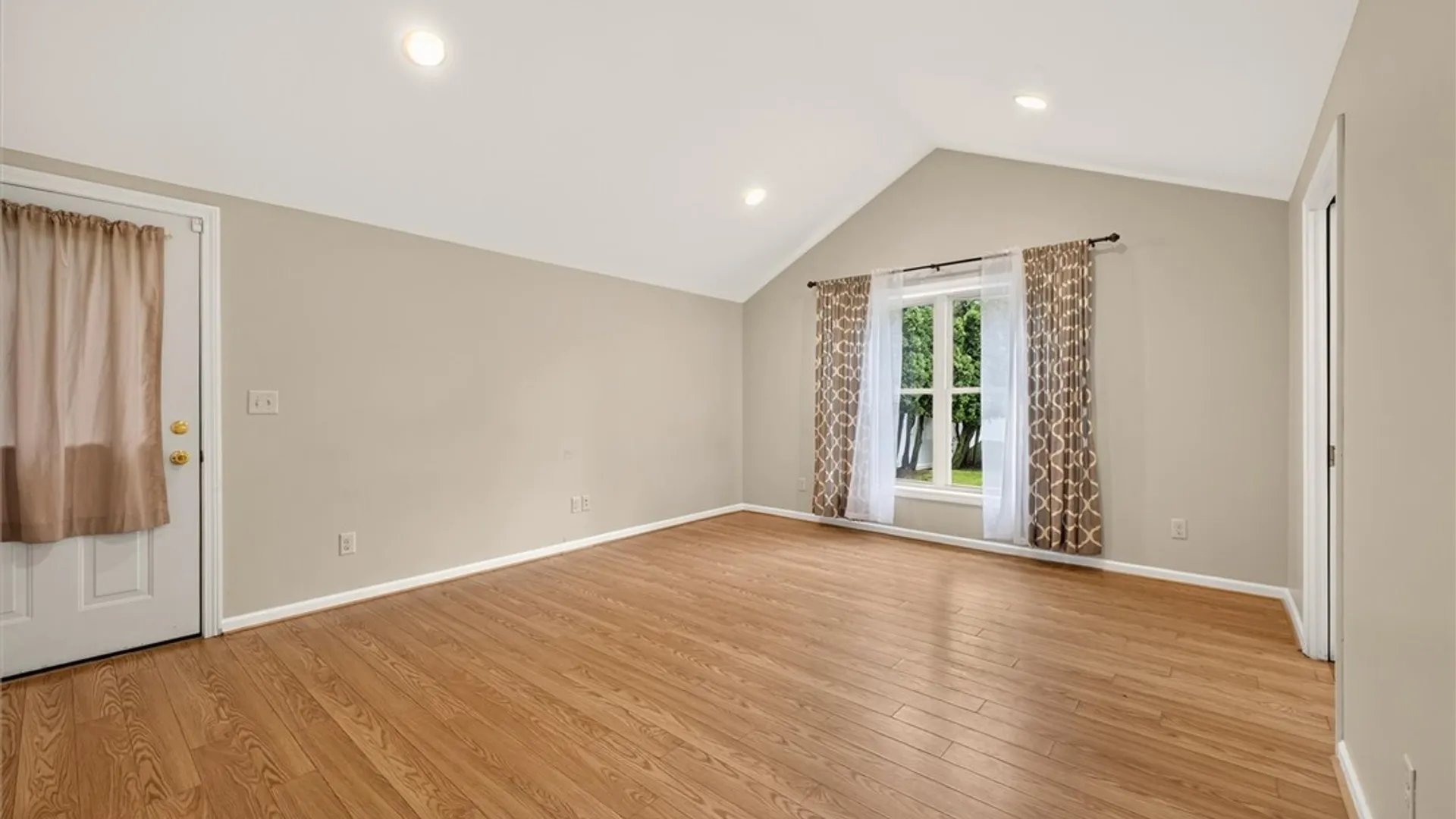 Property at 114 Kirkstone, Greece, NY 14626 24