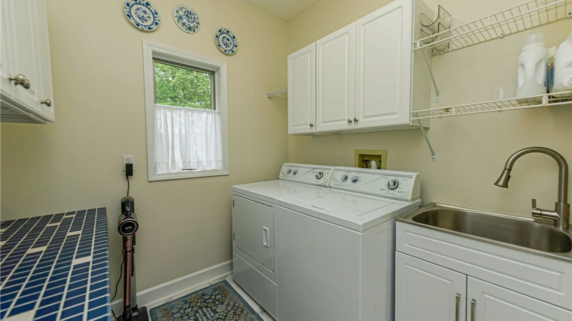 Property at 14 Mount View Crescent, Penfield, NY 14580 24