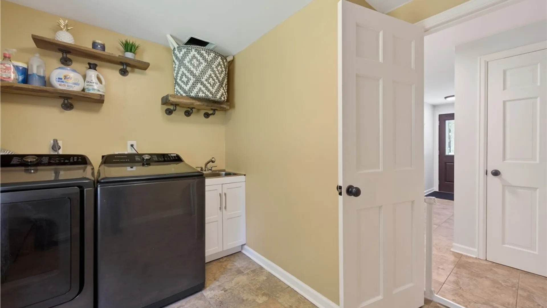 Property at 4866 Briarwood Lane, Manlius, NY 13104 18