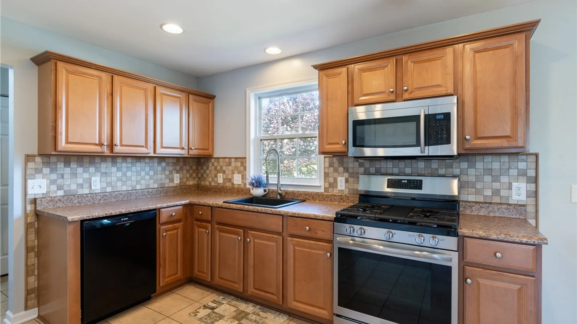 Property at 3323 Dandelion Trail, Canandaigua Town, NY 14424 10
