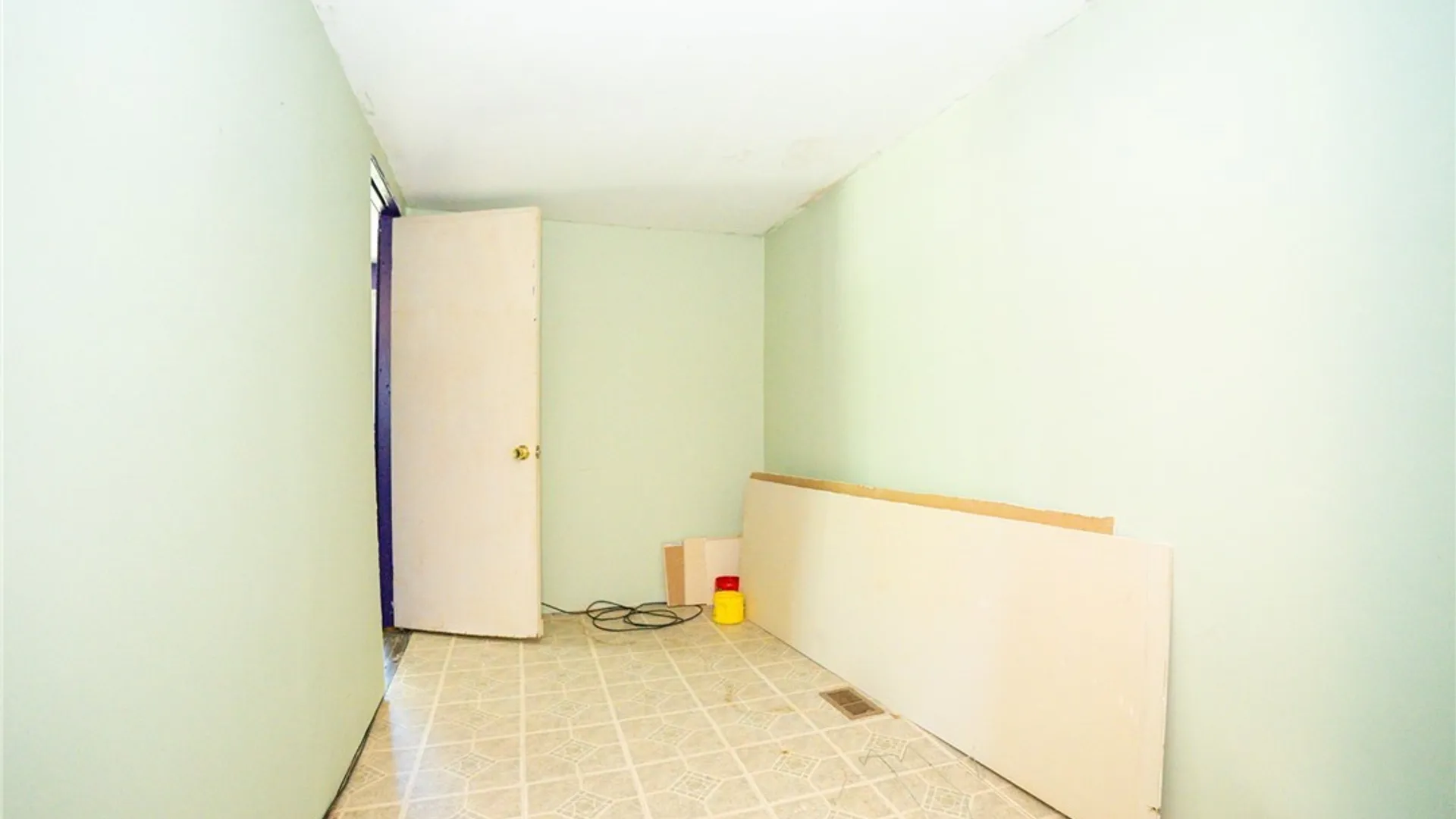 Property at 481 Poplar Avenue, Evans, NY 14006 24