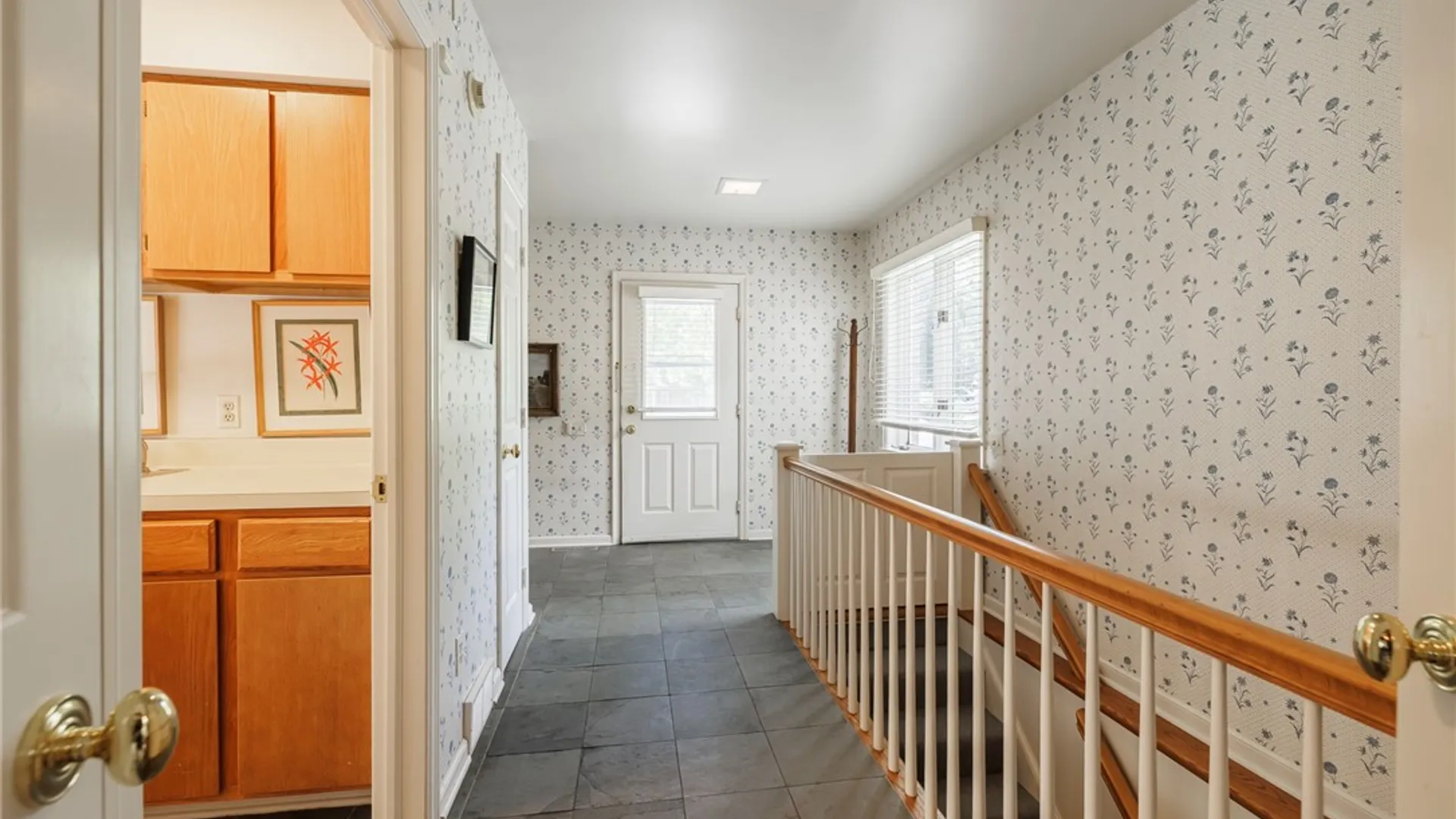 Property at 29 Whitestone Lane, Pittsford, NY 14618 20