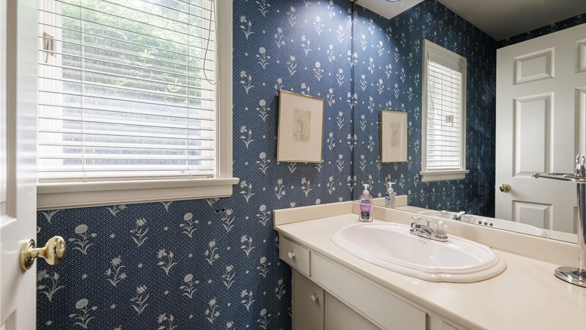 Property at 29 Whitestone Lane, Pittsford, NY 14618 27