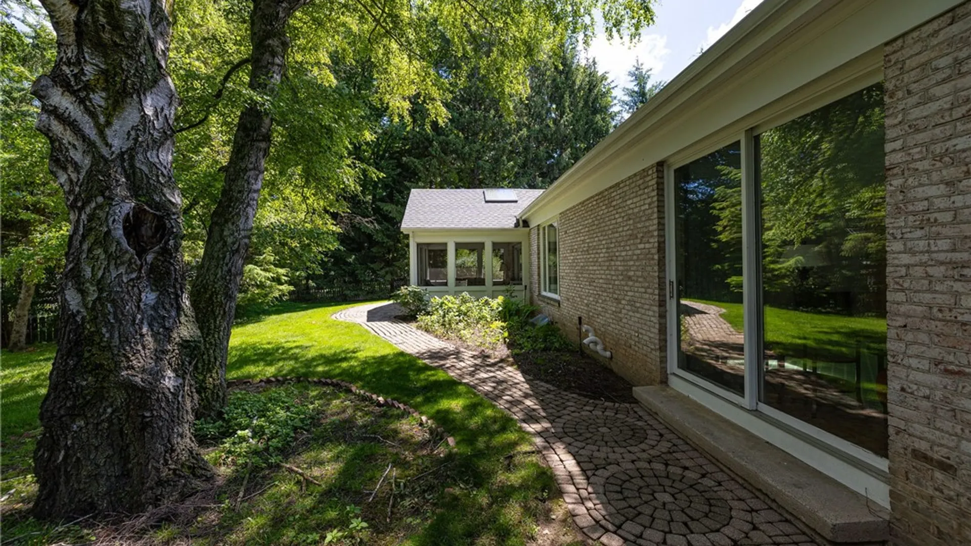 Property at 29 Whitestone Lane, Pittsford, NY 14618 38