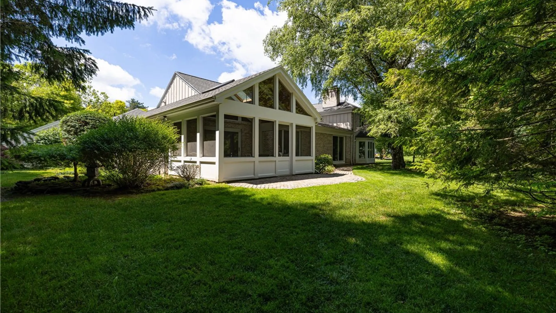 Property at 29 Whitestone Lane, Pittsford, NY 14618 39