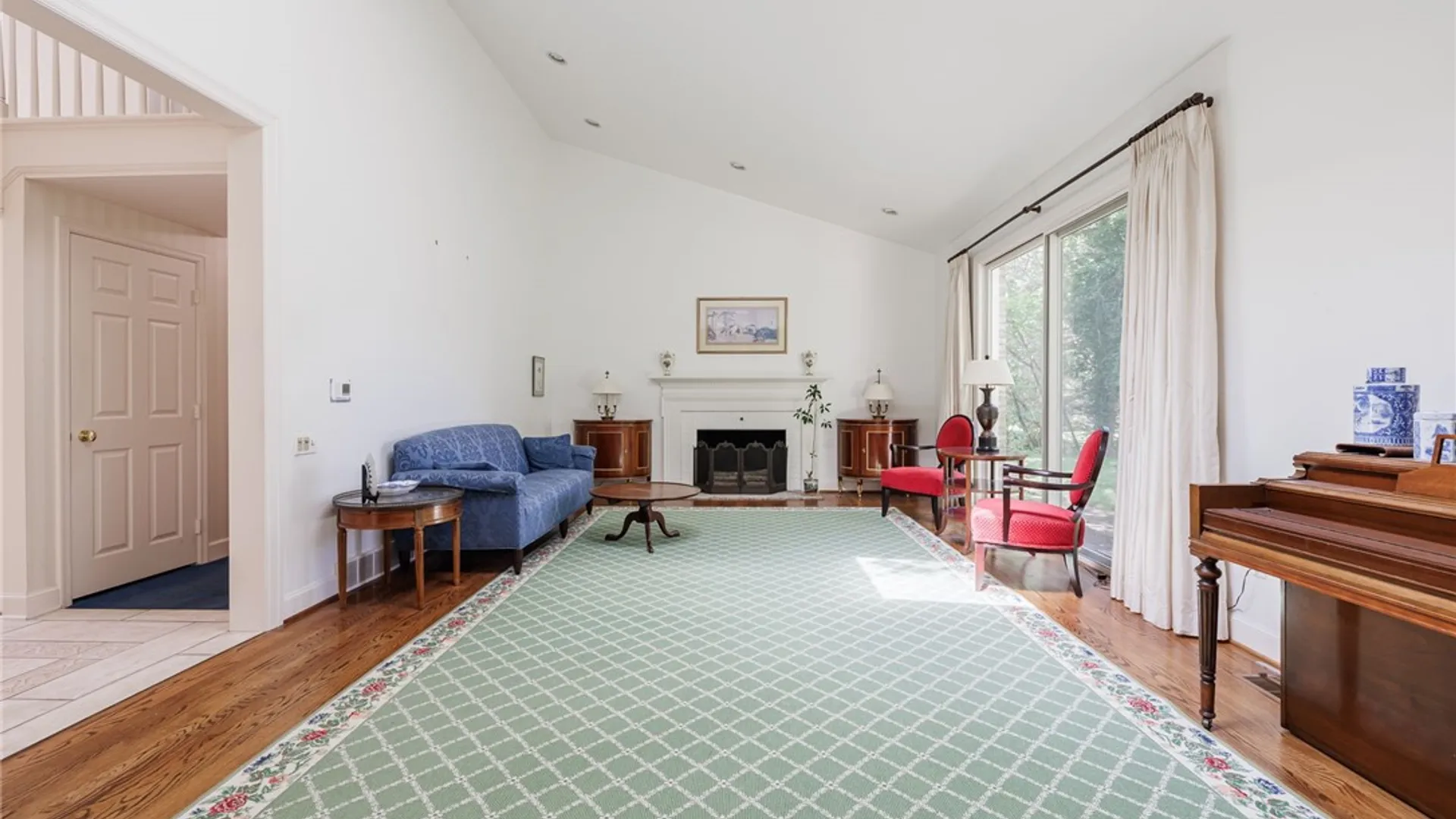 Property at 29 Whitestone Lane, Pittsford, NY 14618 8