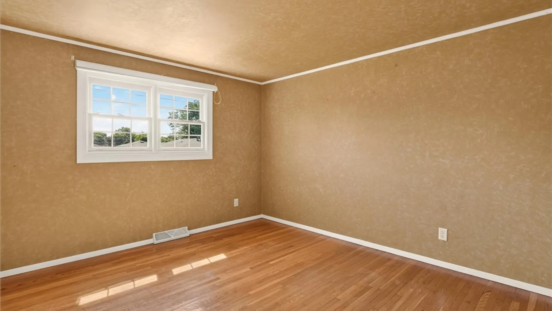 Property at 57 Judith Drive, Cheektowaga, NY 14227 16