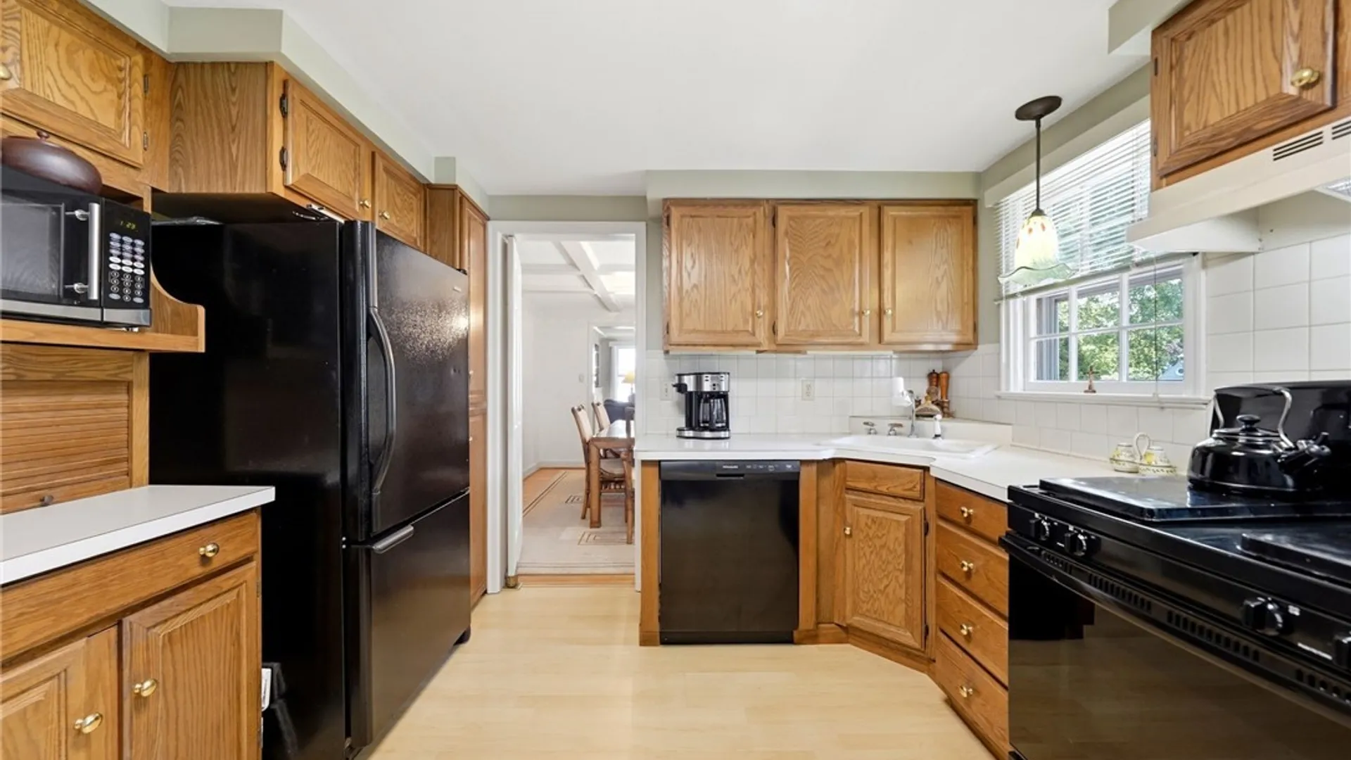 Property at 4290 Wildwood Dr, Clarence, NY 14221 10