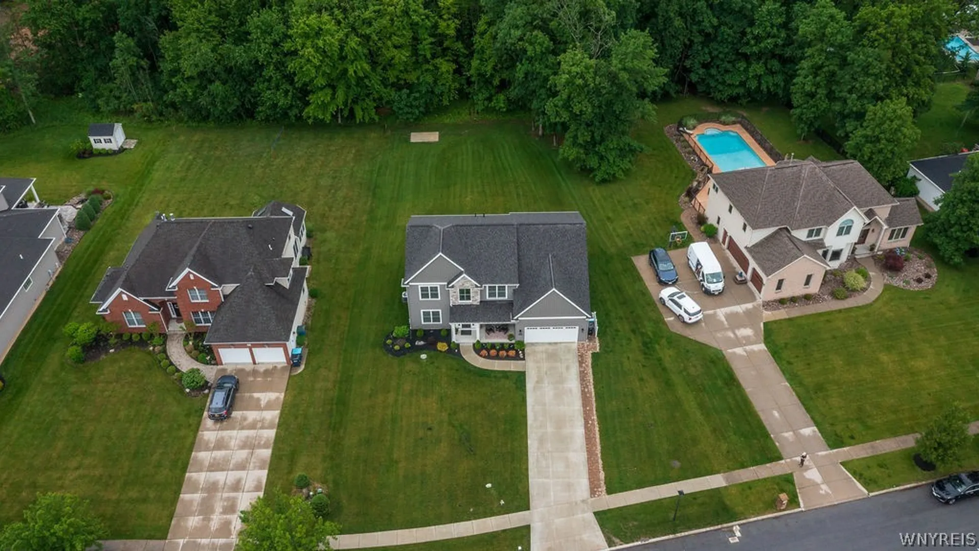 Property at 270 Forest Creek Lane, Grand Island, NY 14072 2