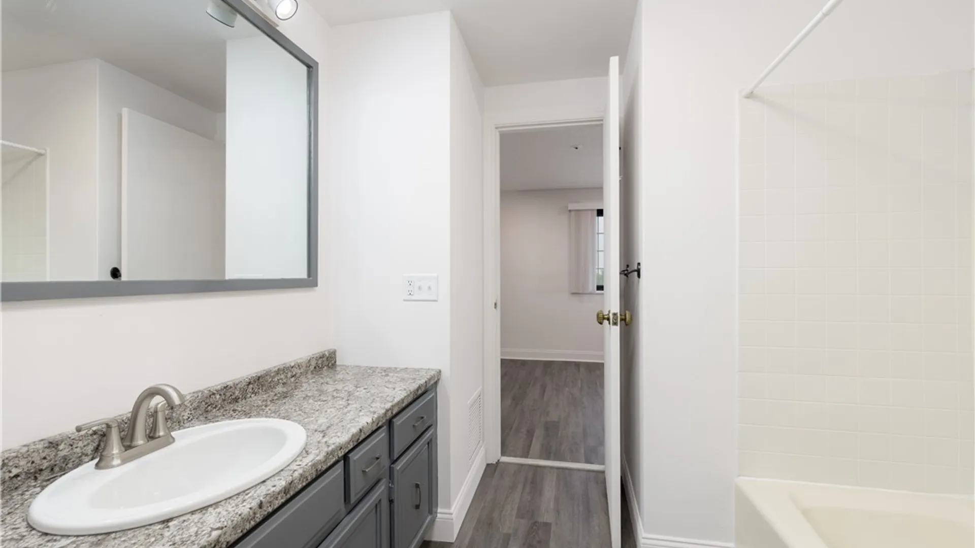 Property at 3015 Delaware (1 bdm Suites) Avenue, Tonawanda, NY 14217 13