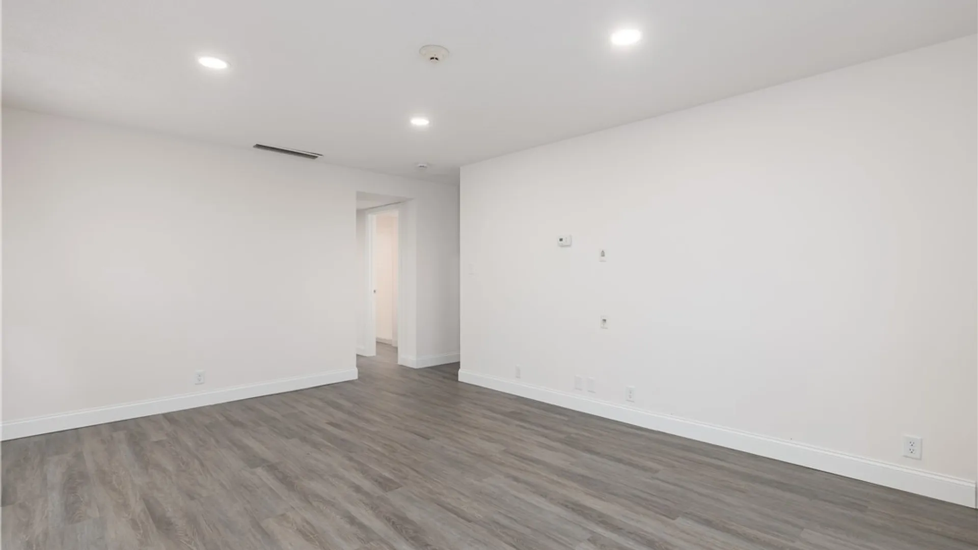 Property at 3015 Delaware (1 bdm Suites) Avenue, Tonawanda, NY 14217 17