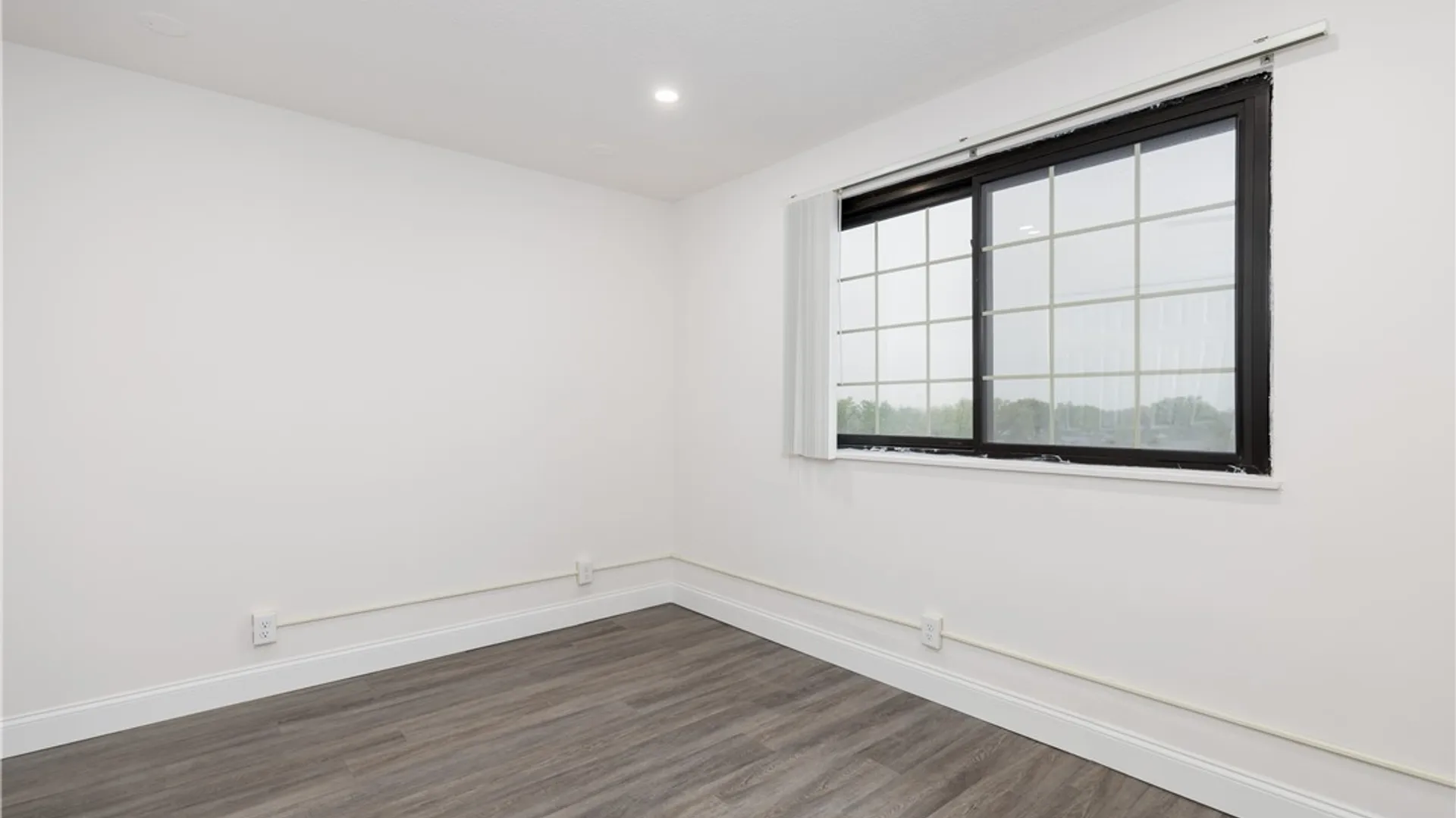 Property at 3015 Delaware (1 bdm Suites) Avenue, Tonawanda, NY 14217 18