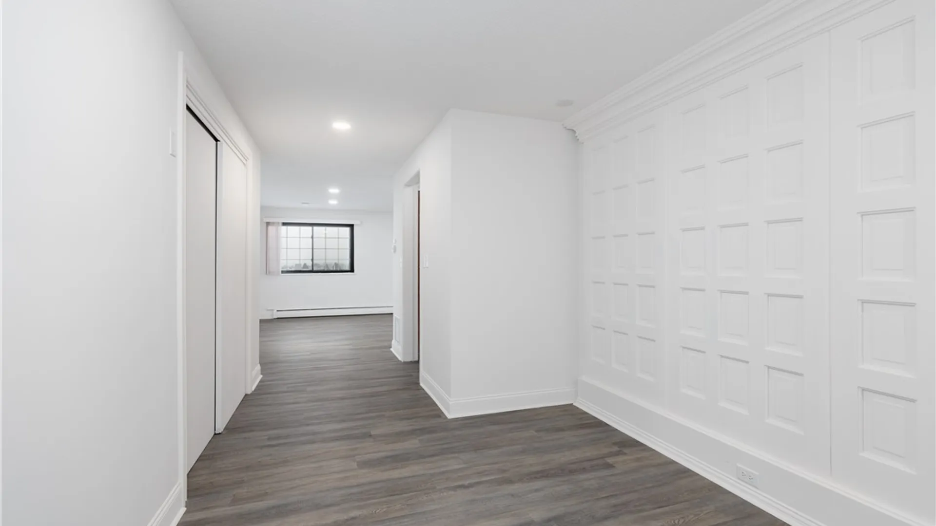 Property at 3015 Delaware (1 bdm Suites) Avenue, Tonawanda, NY 14217 2