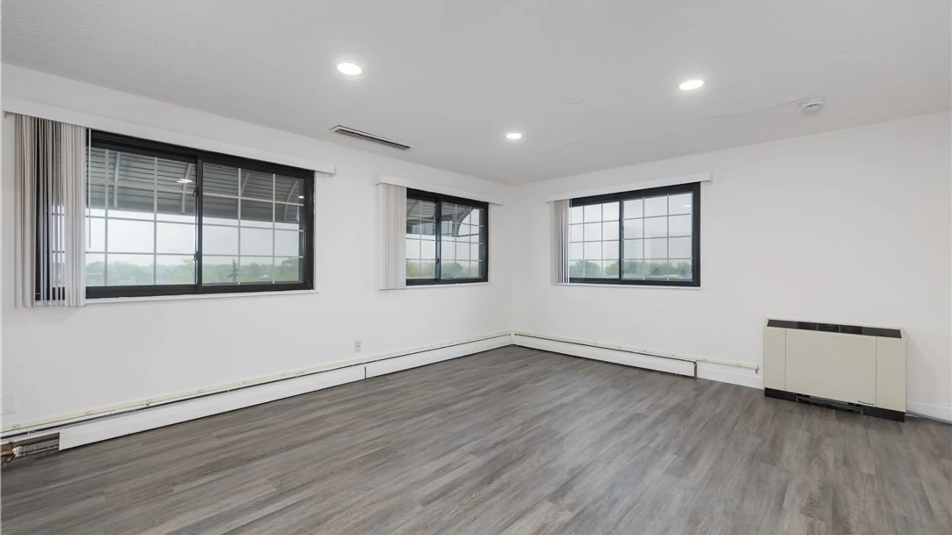 Property at 3015 Delaware (1 bdm Suites) Avenue, Tonawanda, NY 14217 23