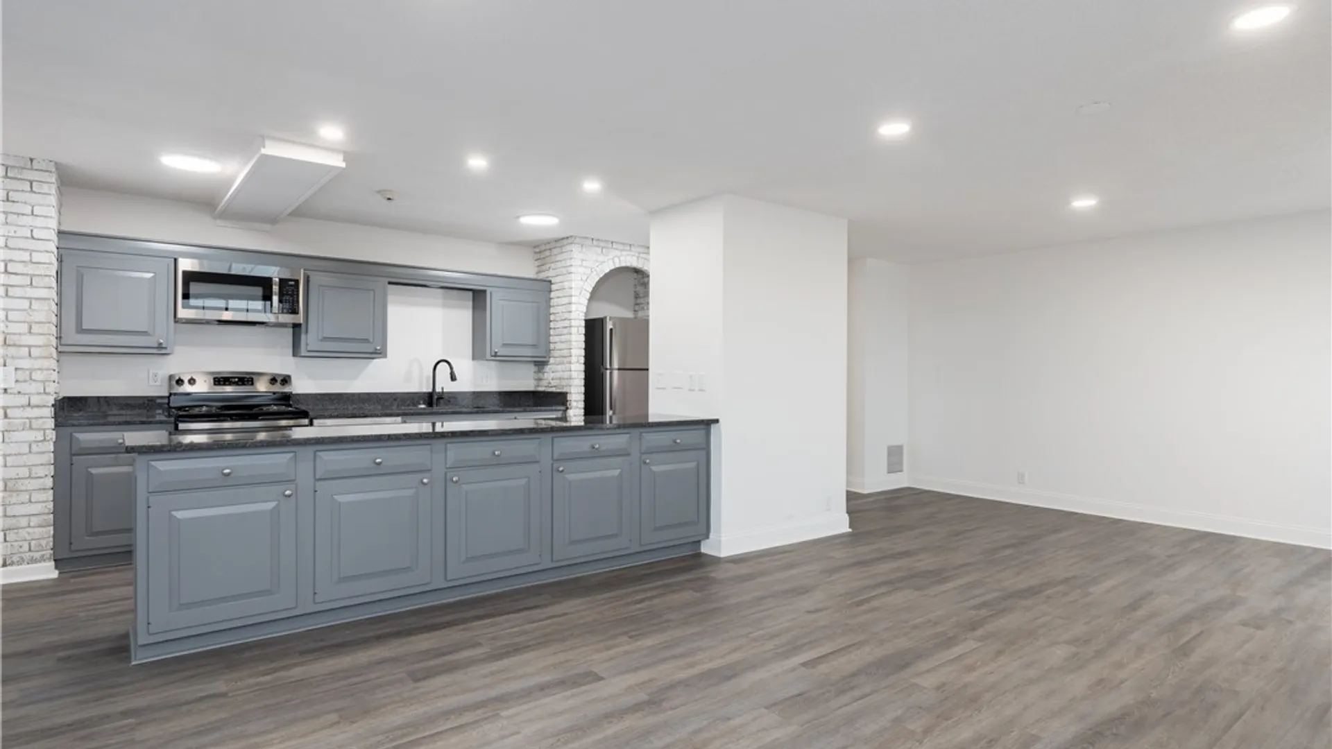 Property at 3015 Delaware (1 bdm Suites) Avenue, Tonawanda, NY 14217 5
