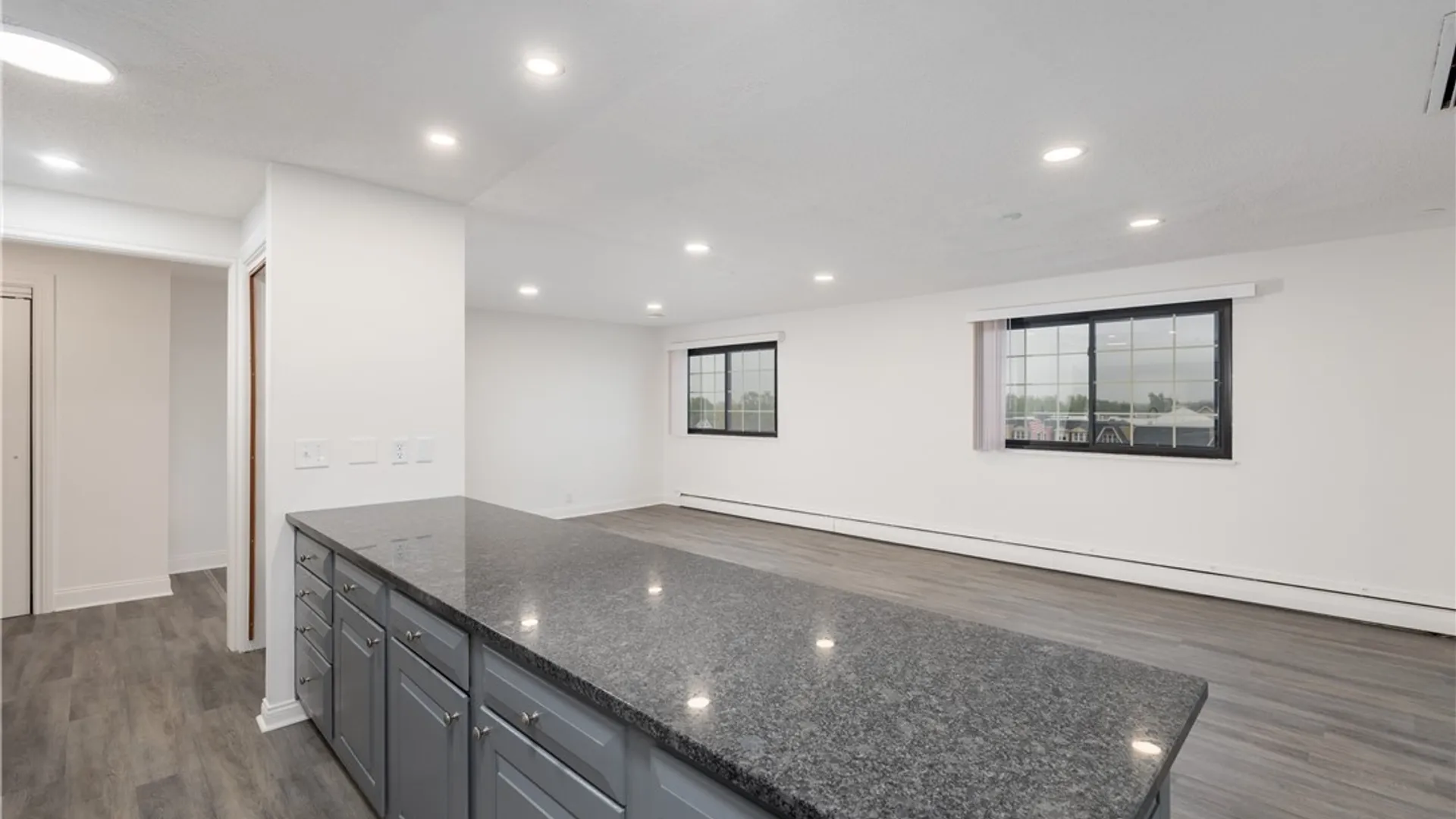Property at 3015 Delaware (1 bdm Suites) Avenue, Tonawanda, NY 14217 8