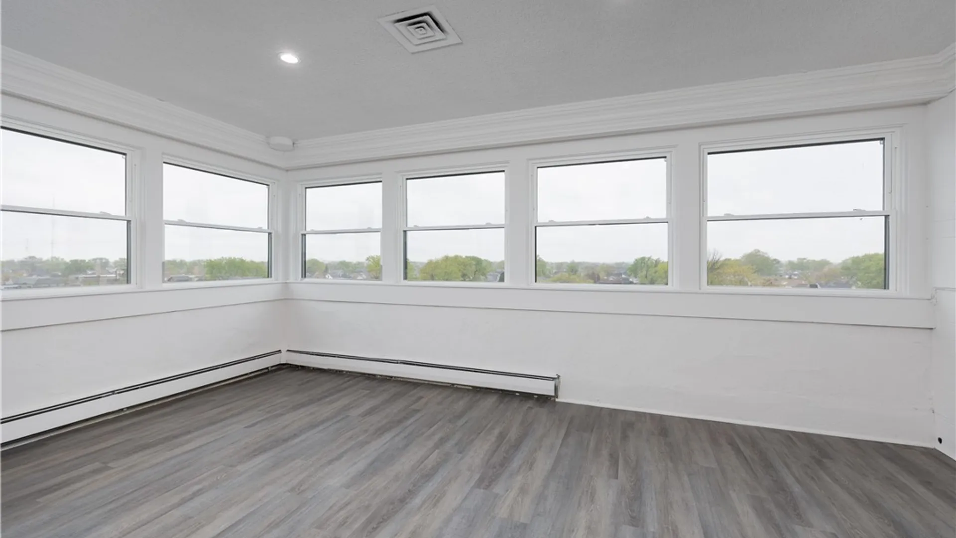 Property at 3015 Delaware (1 bdm Suites) Avenue, Tonawanda, NY 14217 9