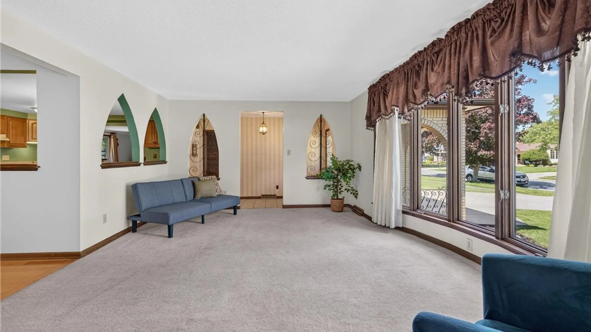 Property at 72 Carmelite Drive, West Seneca, NY 14224 19