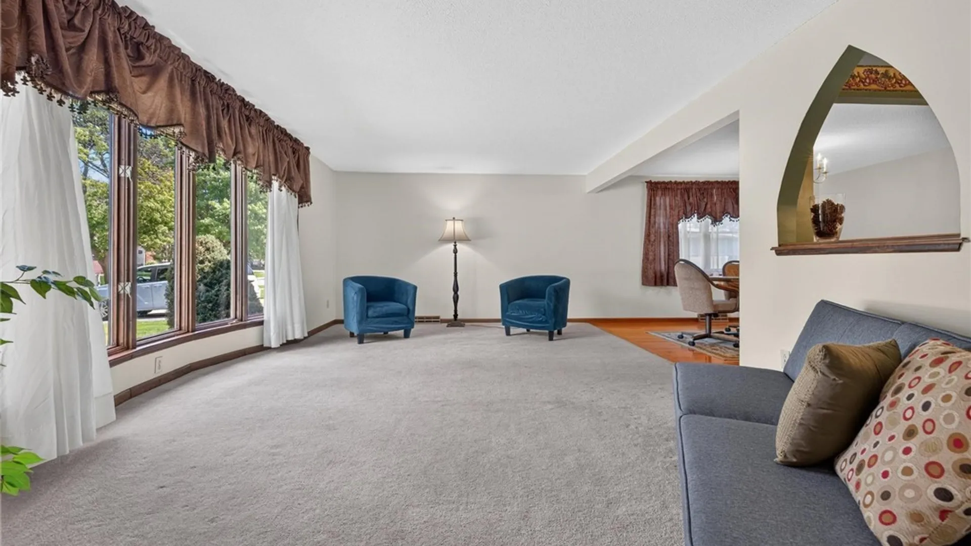 Property at 72 Carmelite Drive, West Seneca, NY 14224 20