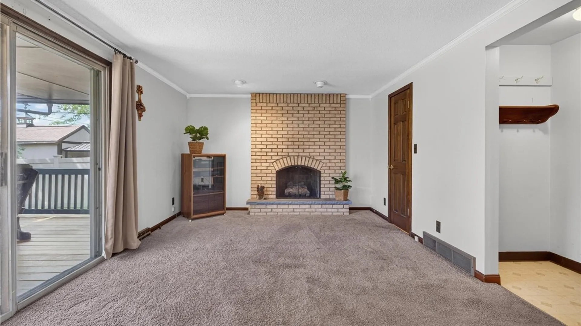 Property at 72 Carmelite Drive, West Seneca, NY 14224 23